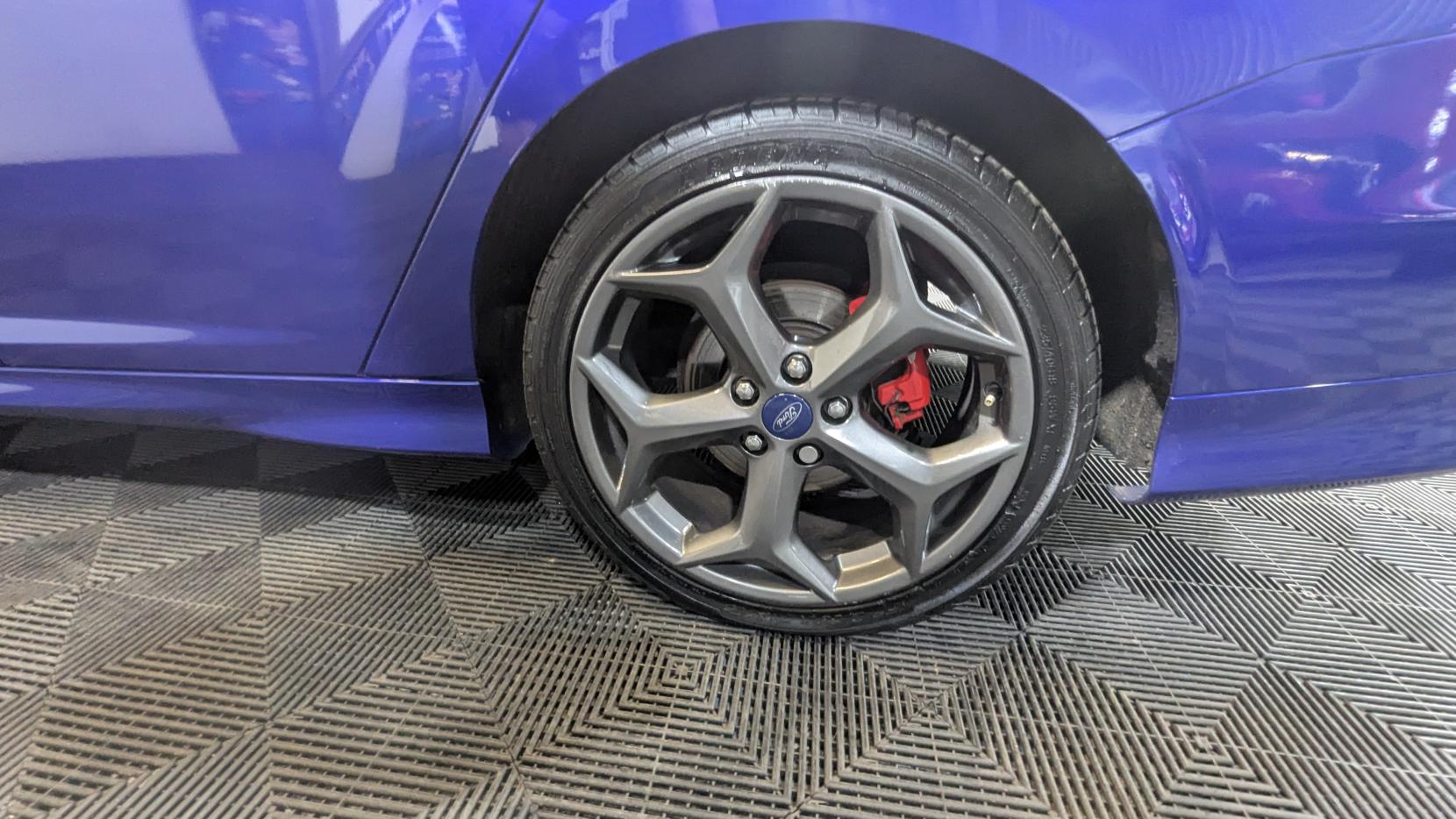 Ford Focus 2.0T EcoBoost ST-3 Estate 5dr Petrol Manual Euro 5 (s/s) (250 ps)