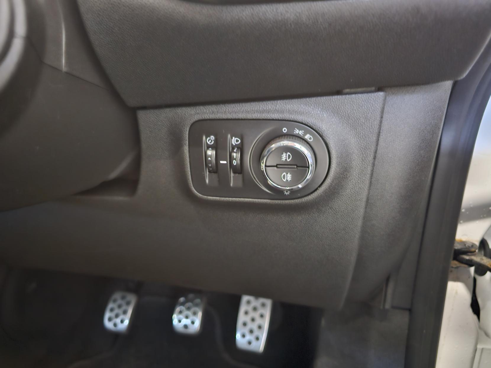 Vauxhall Corsa 1.4i ecoFLEX Limited Edition Hatchback 3dr Petrol Manual Euro 6 (75 ps)