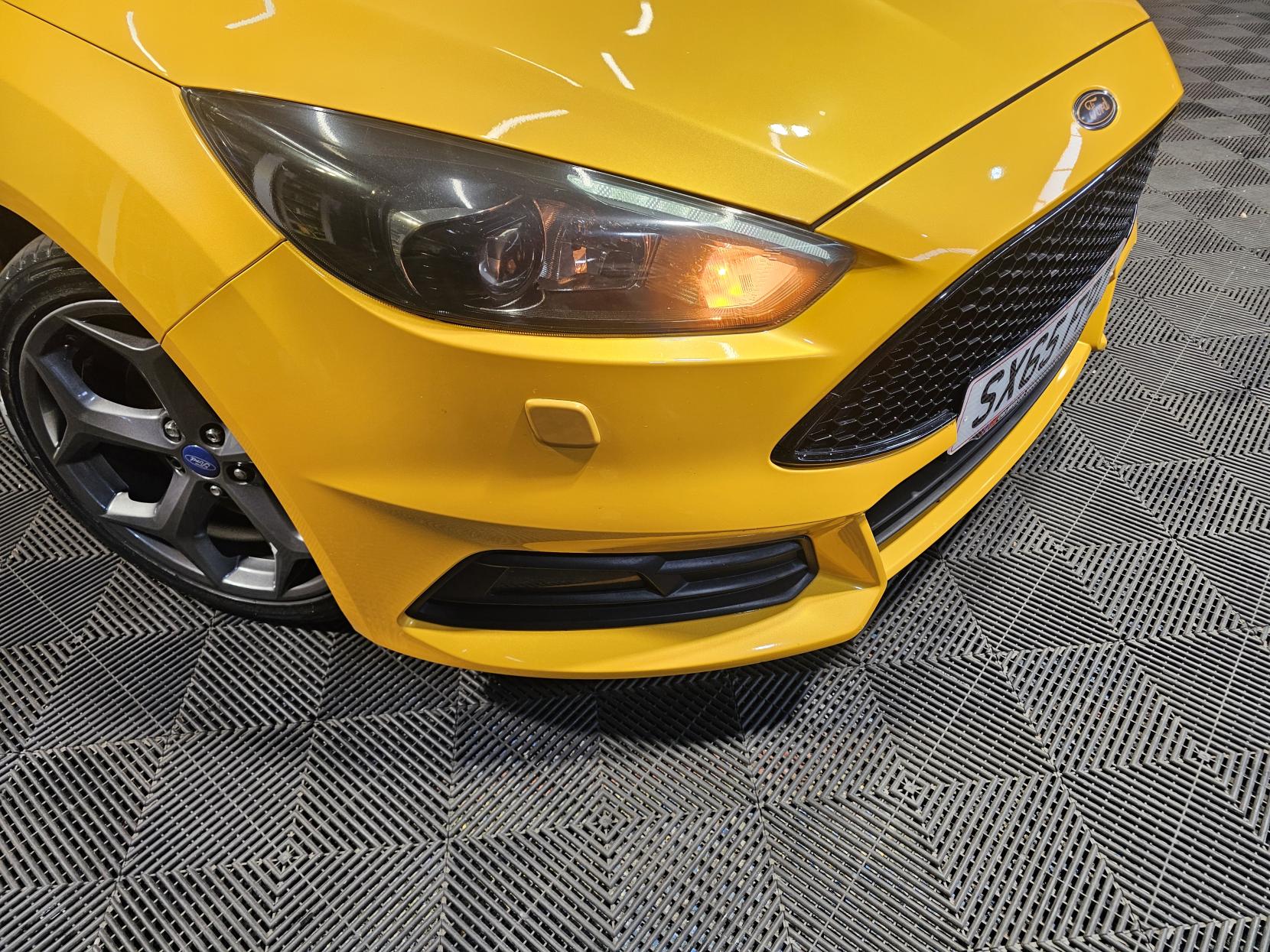 Ford Focus 2.0 TDCi ST-3 Hatchback 5dr Diesel Manual Euro 6 (s/s) (185 ps)