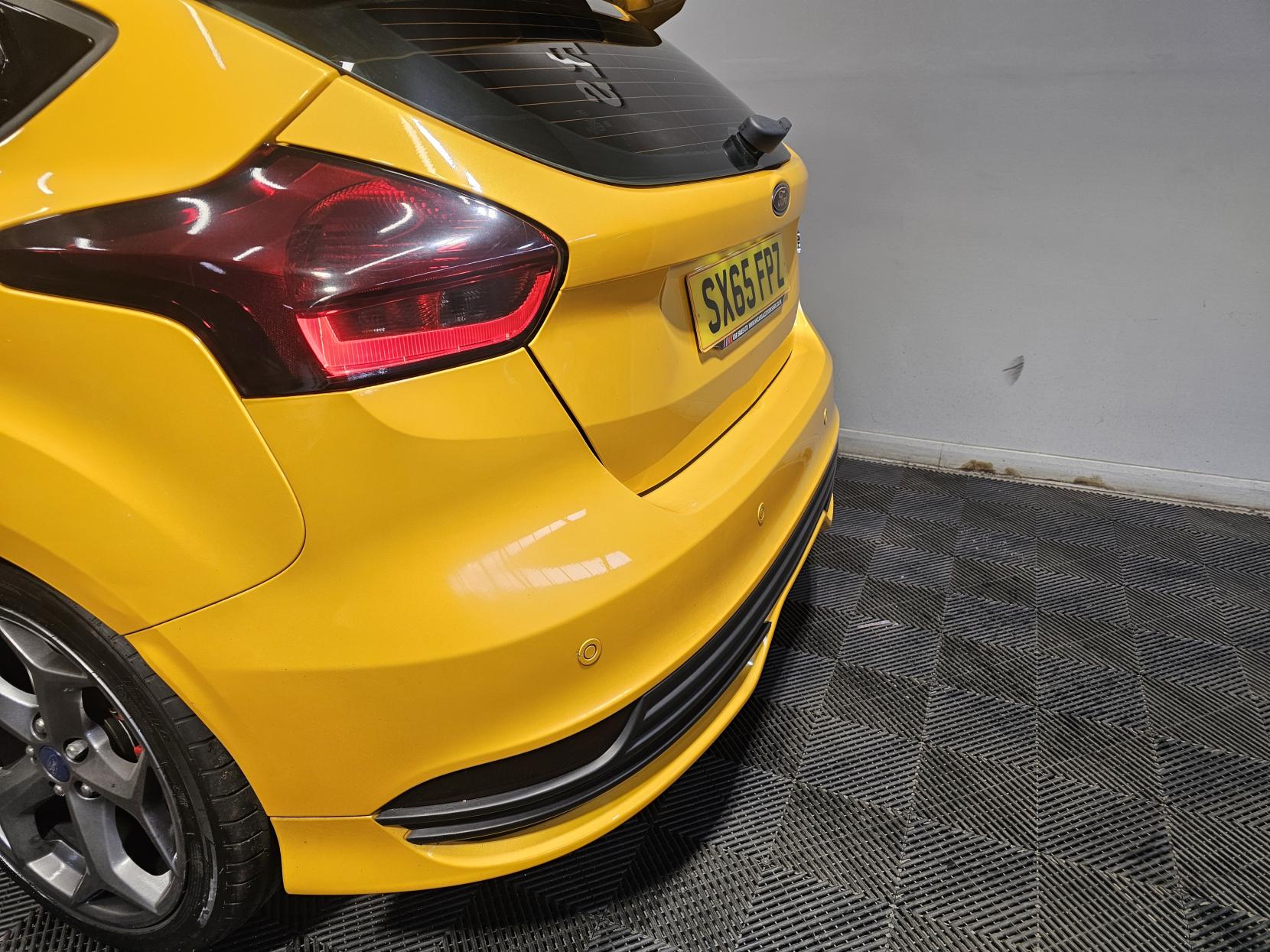 Ford Focus 2.0 TDCi ST-3 Hatchback 5dr Diesel Manual Euro 6 (s/s) (185 ps)