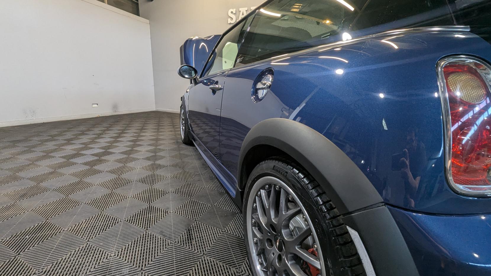MINI Hatch 1.6 John Cooper Works Checkmate Hatchback 3dr Petrol Manual Euro 4 (210 bhp)