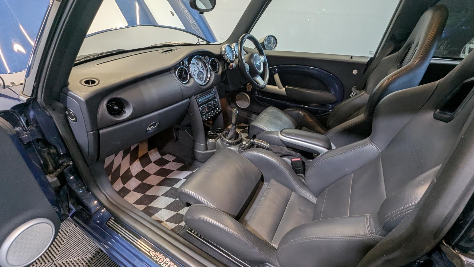 MINI Hatch 1.6 John Cooper Works Checkmate Hatchback 3dr Petrol Manual Euro 4 (210 bhp)