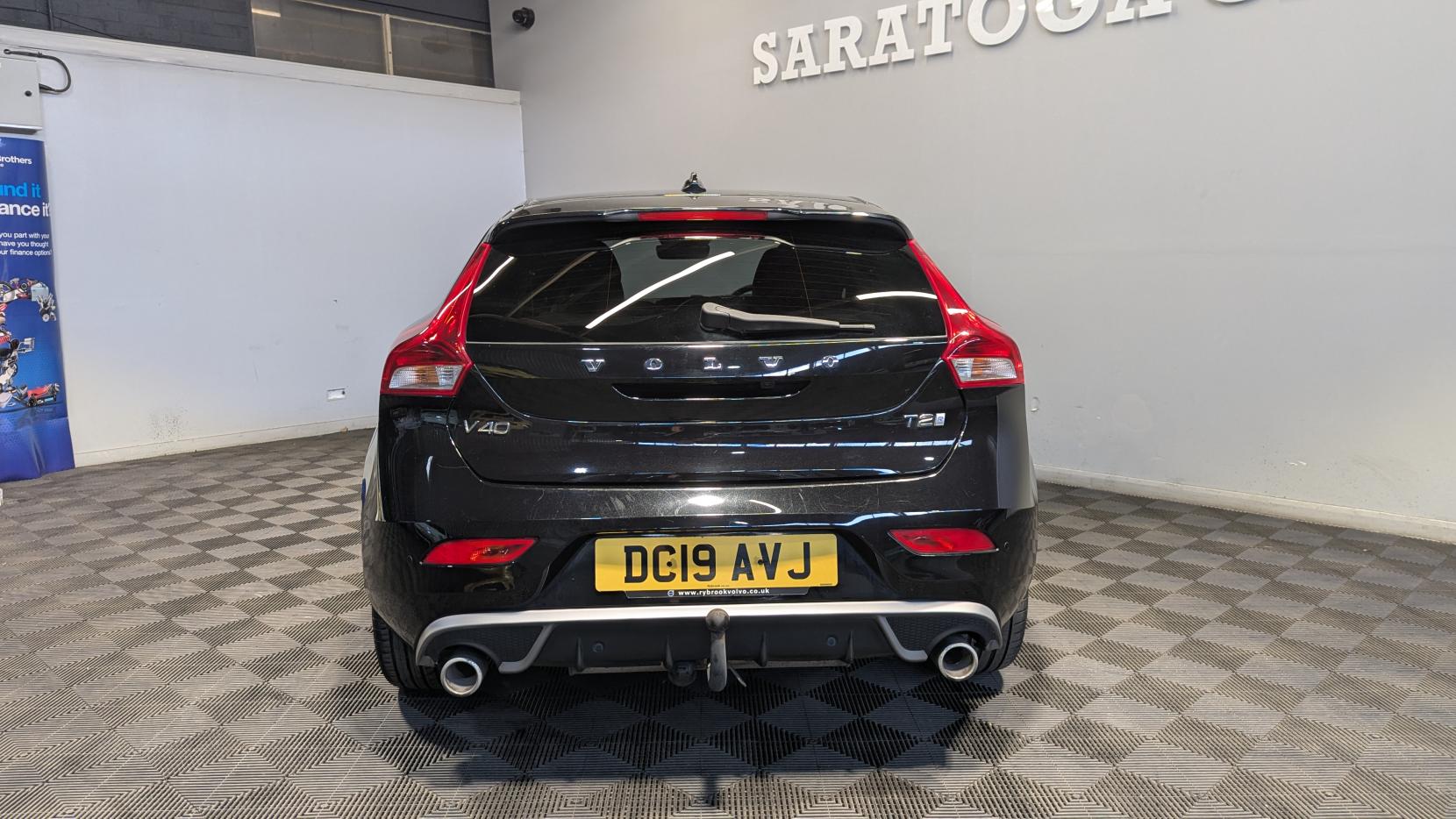 Volvo V40 2.0 T2 R-Design Edition Hatchback 5dr Petrol Manual Euro 6 (s/s) (122 ps)
