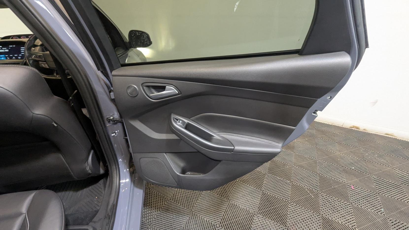 Ford Focus 2.0 TDCi ST-3 Estate 5dr Diesel Manual Euro 6 (s/s) (185 ps)
