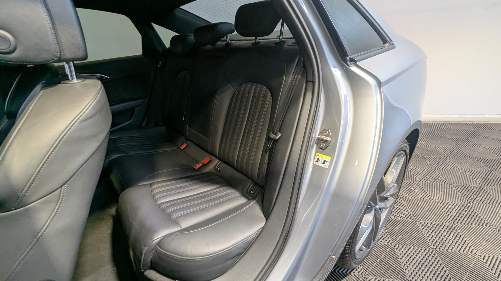 Audi A6 Saloon 2.0 TDI Black Edition Saloon 4dr Diesel S Tronic quattro Euro 6 (s/s) (190 ps)