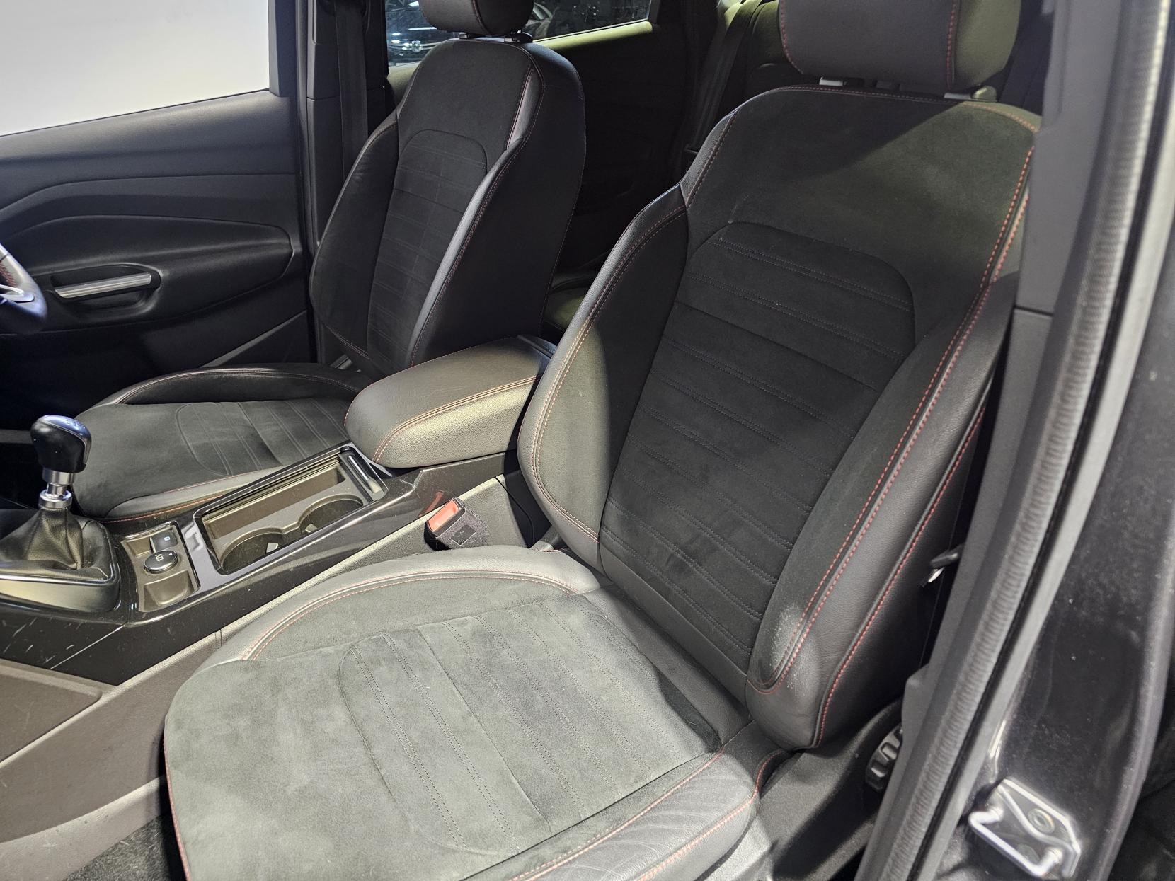 Ford Kuga 2.0 TDCi EcoBlue ST-Line SUV 5dr Diesel Manual Euro 6 (s/s) (150 ps)