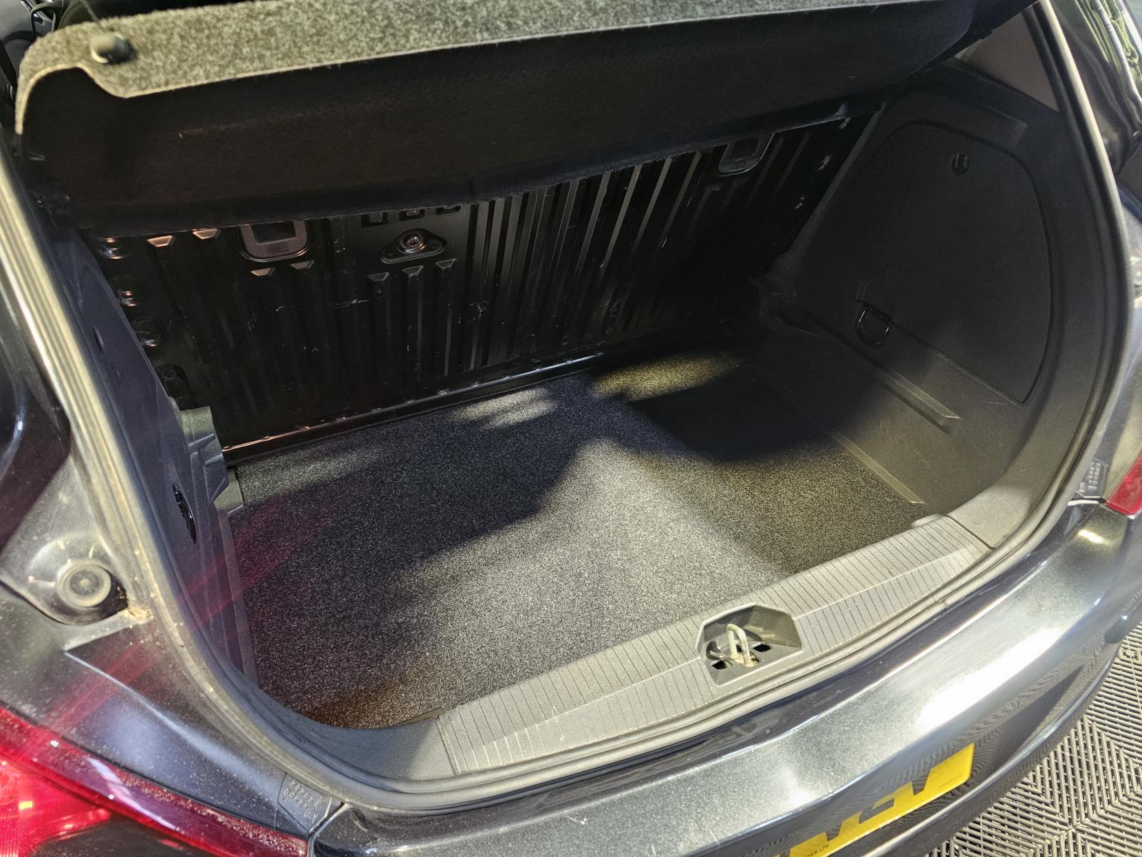 Vauxhall Corsa 1.2 16V Limited Edition Hatchback 3dr Petrol Manual Euro 5 (85 ps)