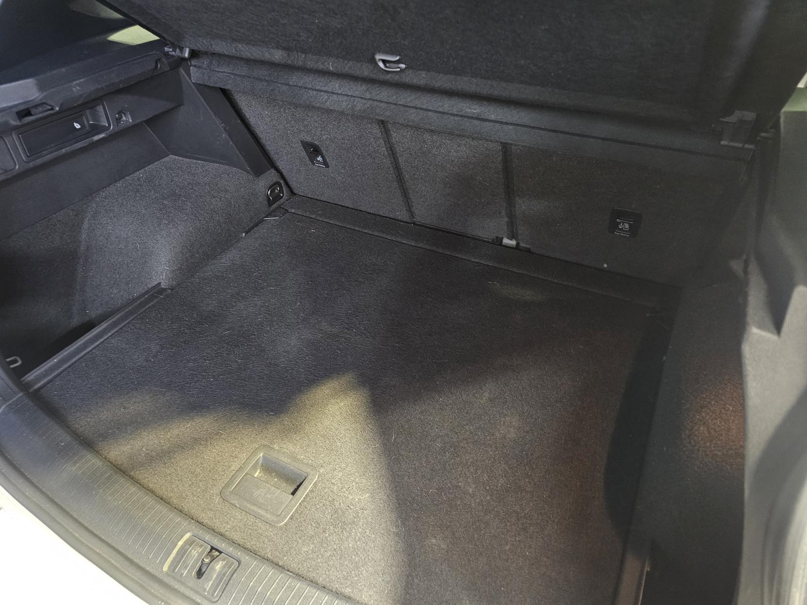 Volkswagen Tiguan 2.0 TDI R-Line SUV 5dr Diesel Manual Euro 6 (s/s) (150 ps)