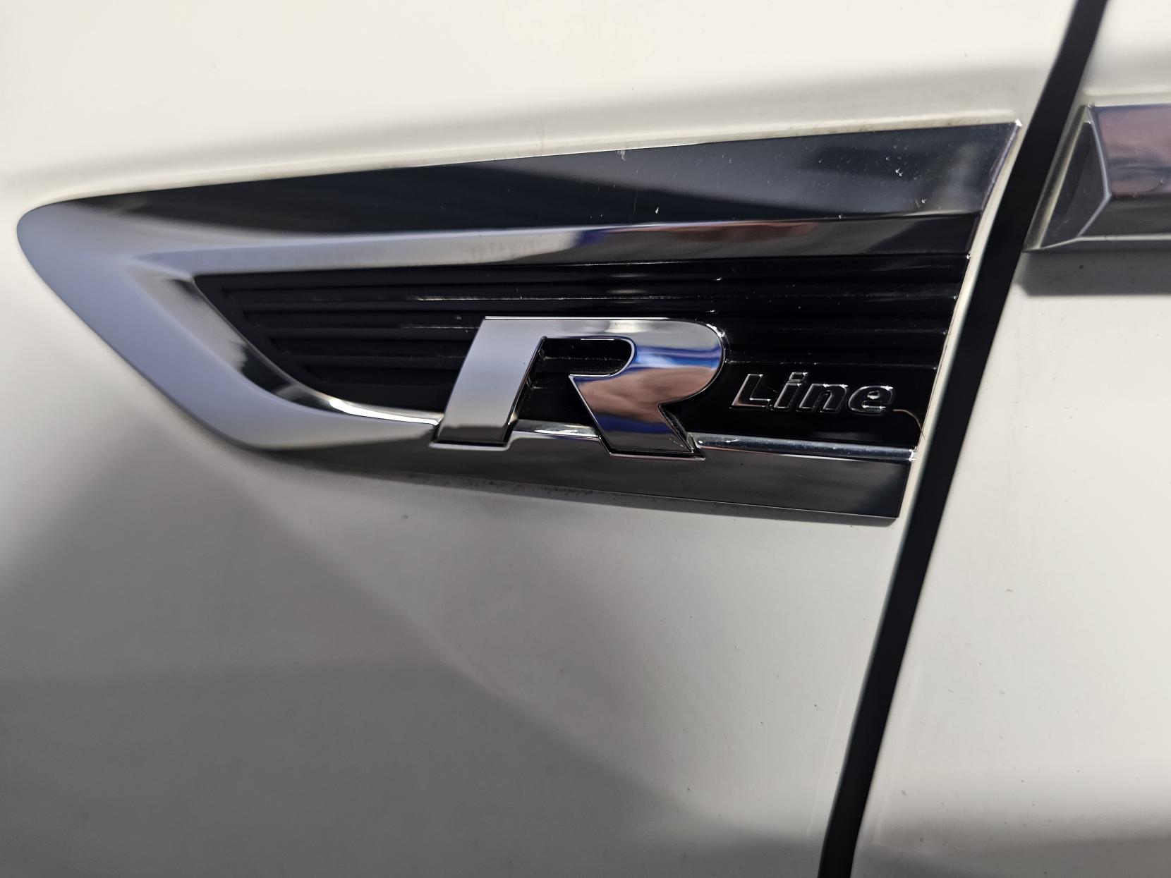 Volkswagen Tiguan 2.0 TDI R-Line SUV 5dr Diesel Manual Euro 6 (s/s) (150 ps)