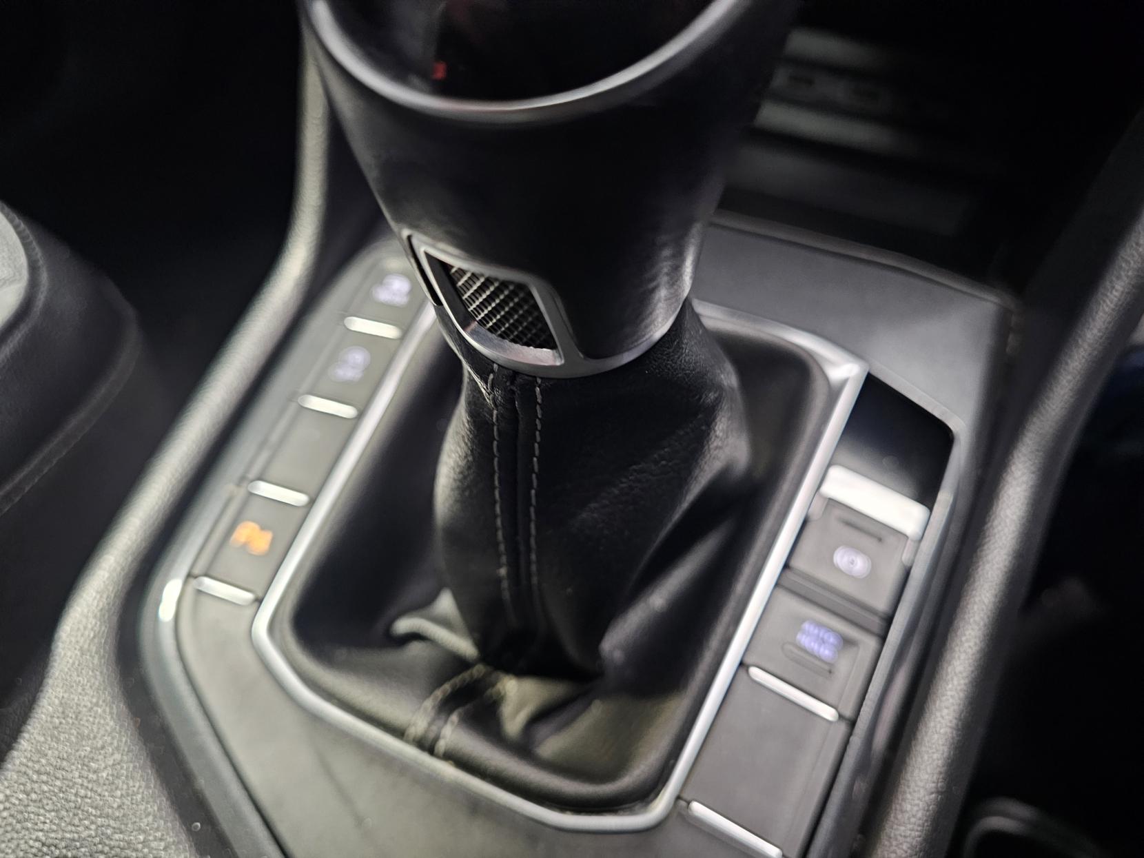 Volkswagen Tiguan 2.0 TDI R-Line SUV 5dr Diesel Manual Euro 6 (s/s) (150 ps)