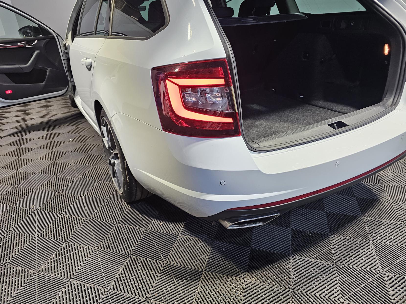 Skoda Octavia 2.0 TSI GPF vRS Estate 5dr Petrol DSG Euro 6 (s/s) (245 ps)