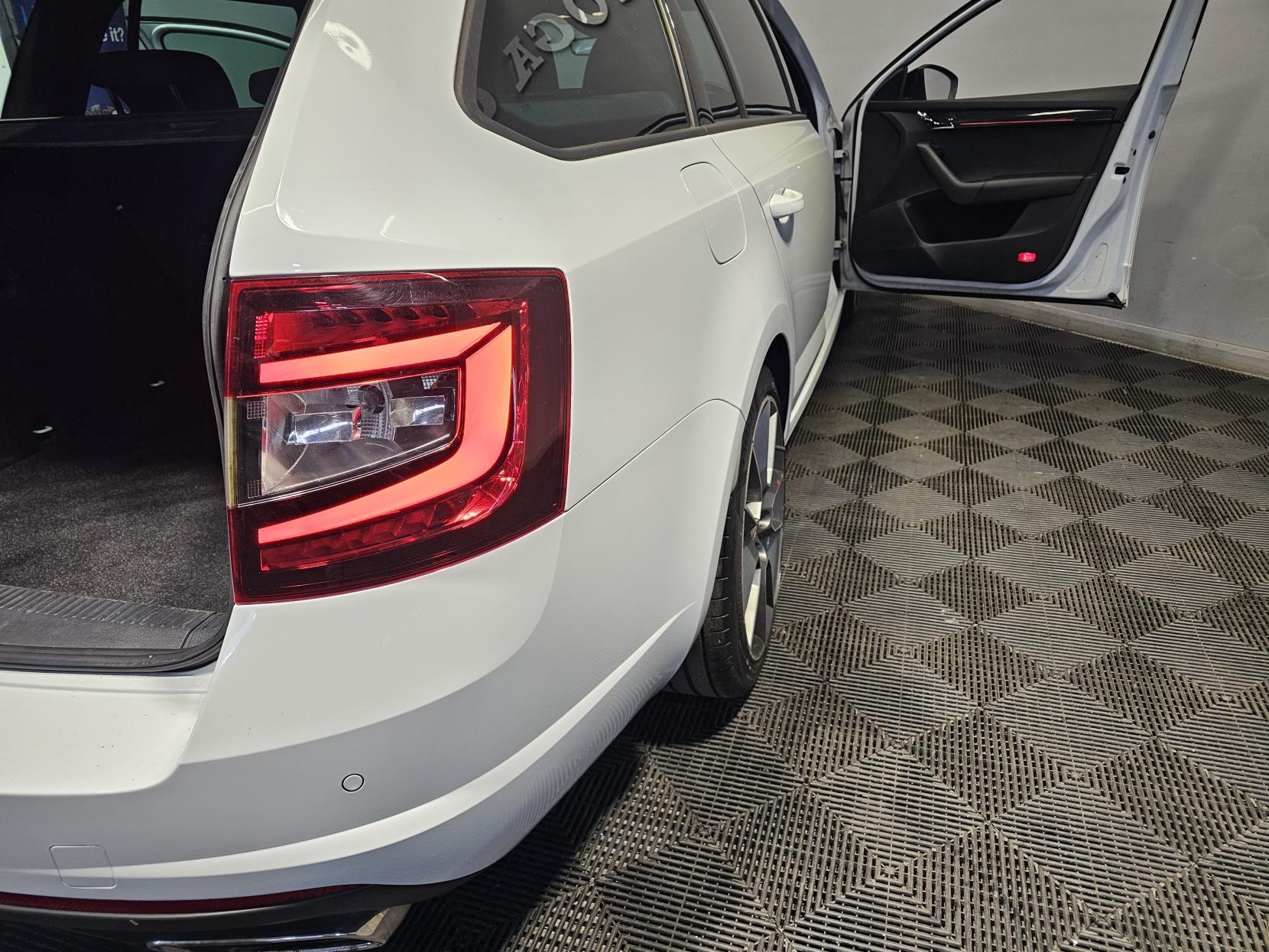 Skoda Octavia 2.0 TSI GPF vRS Estate 5dr Petrol DSG Euro 6 (s/s) (245 ps)