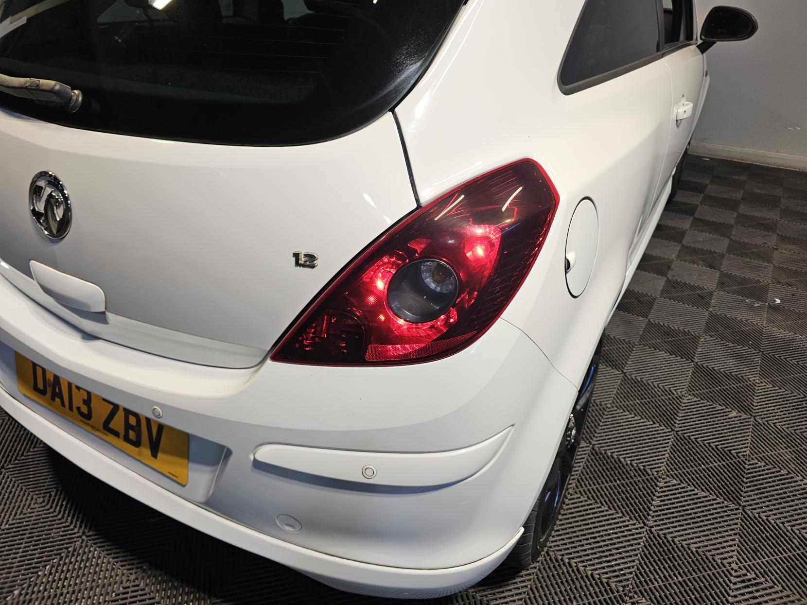 Vauxhall Corsa 1.2 16V Limited Edition Hatchback 3dr Petrol Manual Euro 5 (85 ps)