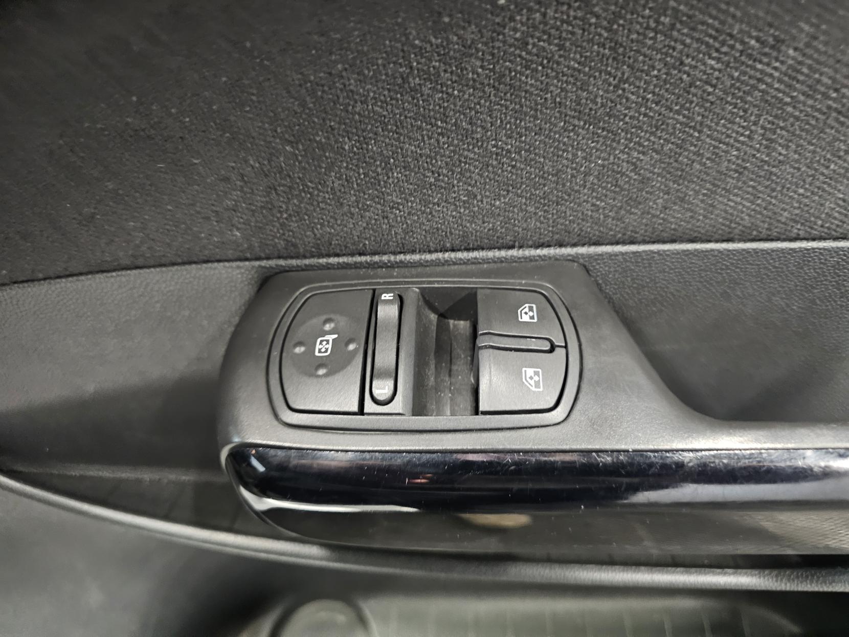 Vauxhall Corsa 1.2 16V Limited Edition Hatchback 3dr Petrol Manual Euro 5 (85 ps)