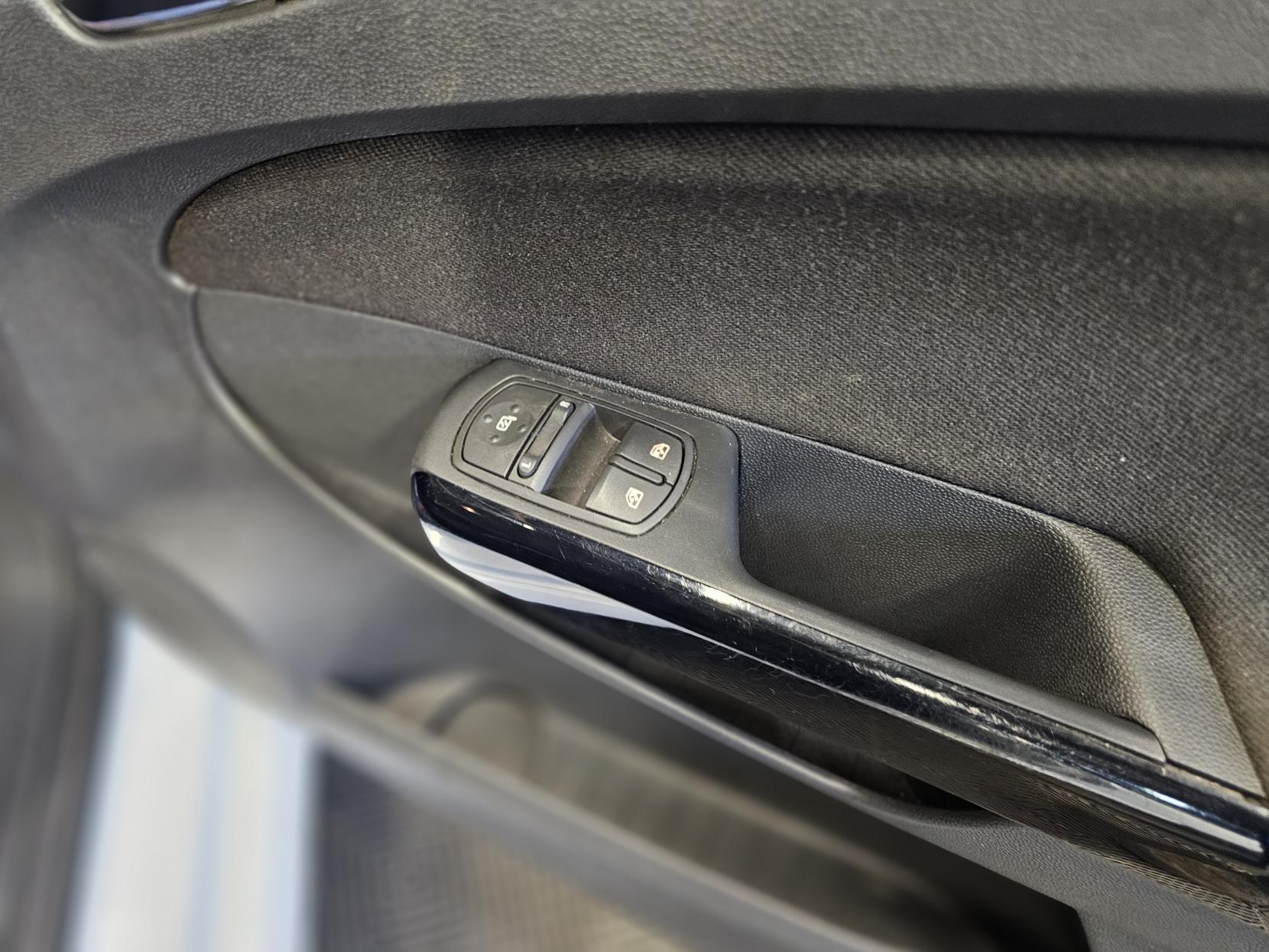 Vauxhall Corsa 1.2 16V Limited Edition Hatchback 3dr Petrol Manual Euro 5 (85 ps)