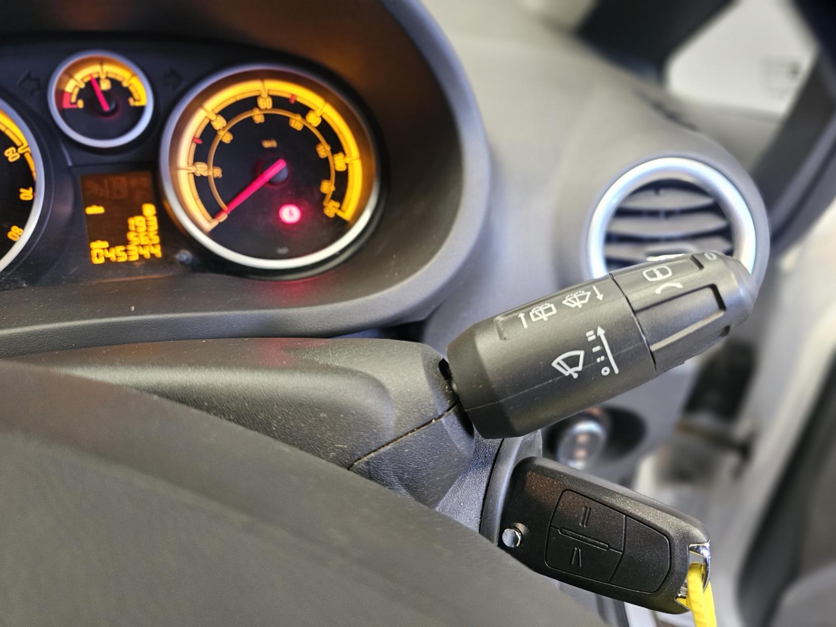 Vauxhall Corsa 1.2 16V Limited Edition Hatchback 3dr Petrol Manual Euro 5 (85 ps)