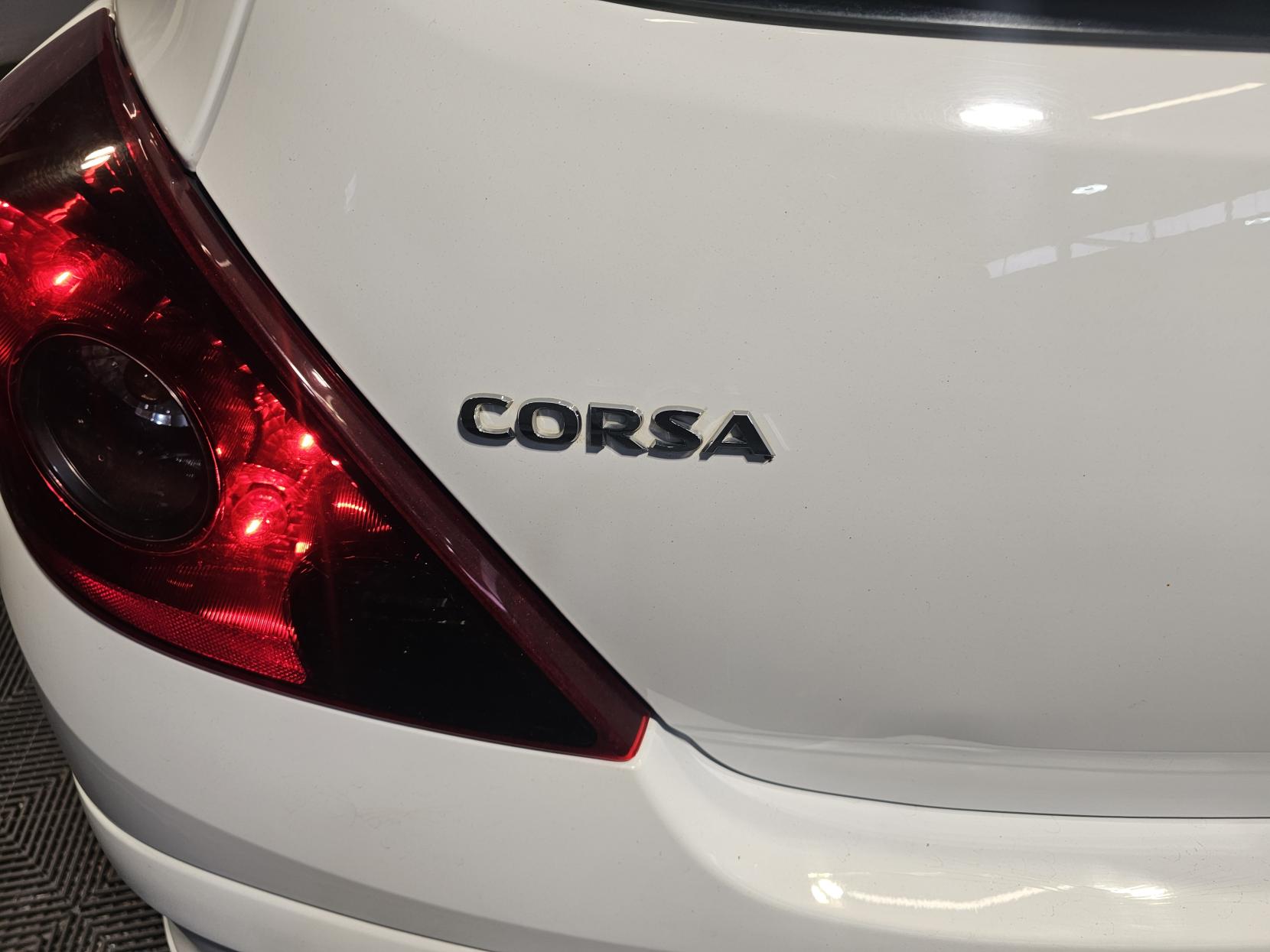 Vauxhall Corsa 1.2 16V Limited Edition Hatchback 3dr Petrol Manual Euro 5 (85 ps)