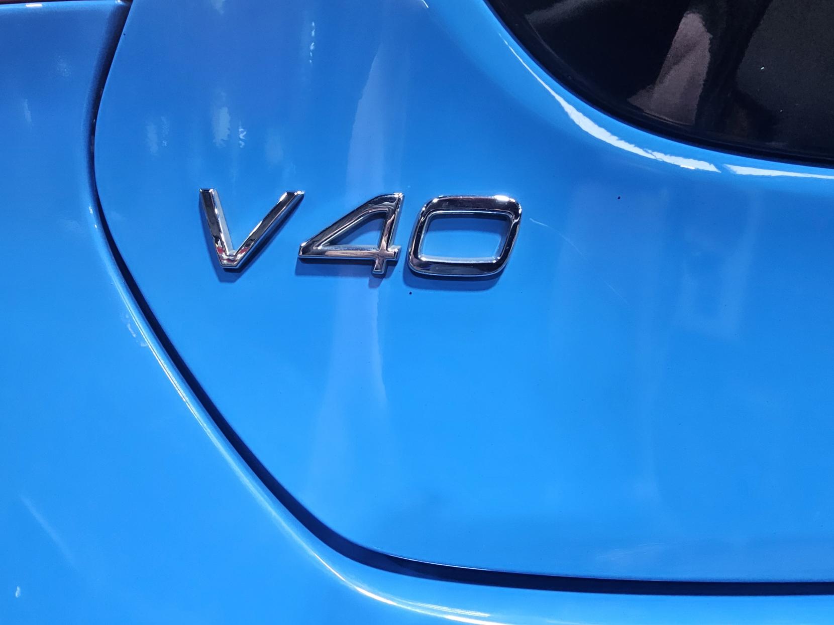 Volvo V40 2.0 D4 R-Design Nav Hatchback 5dr Diesel Manual Euro 6 (s/s) (190 ps)