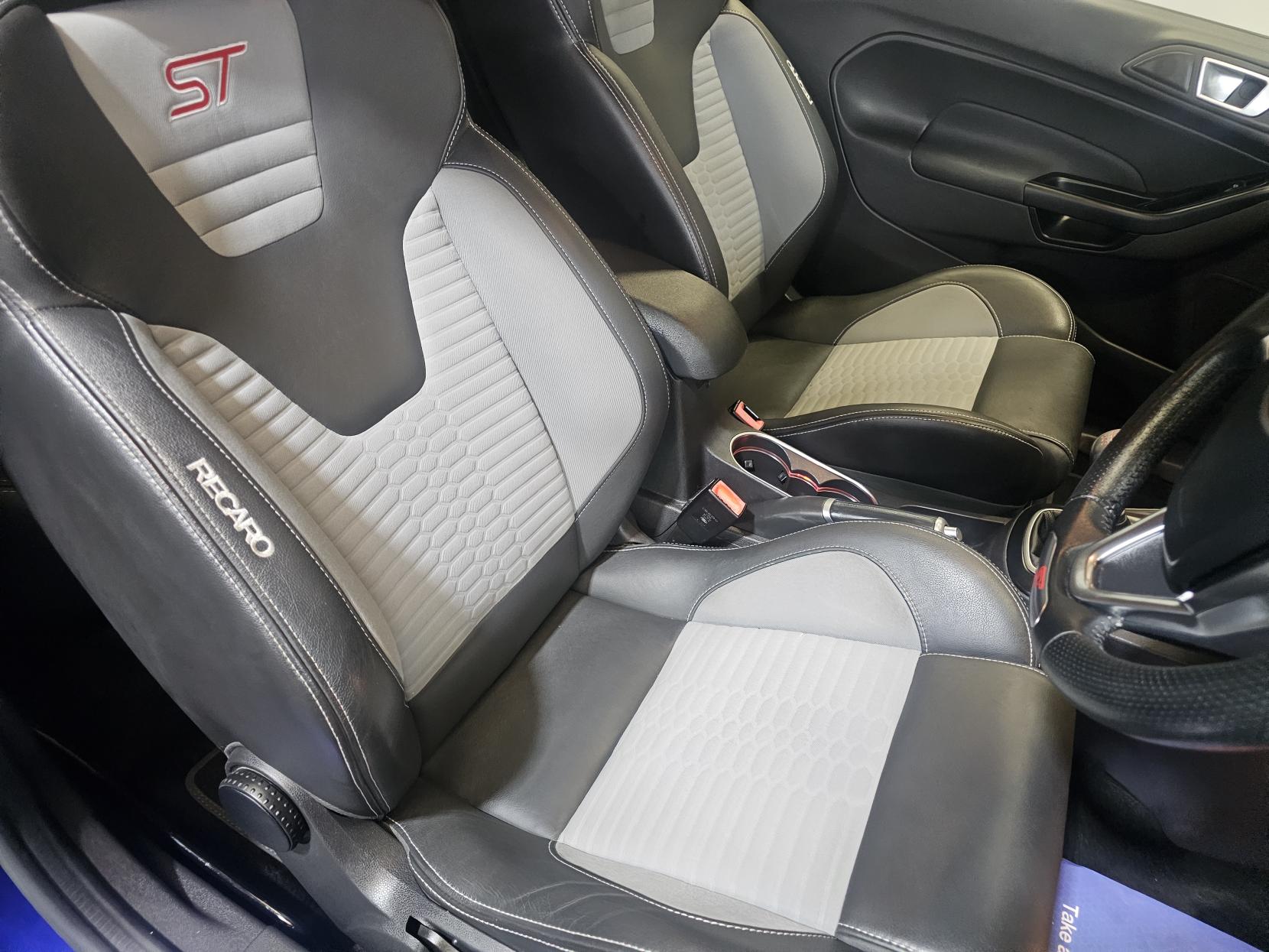 Ford Fiesta 1.6T EcoBoost ST-3 Hatchback 3dr Petrol Manual Euro 6 (182 ps)