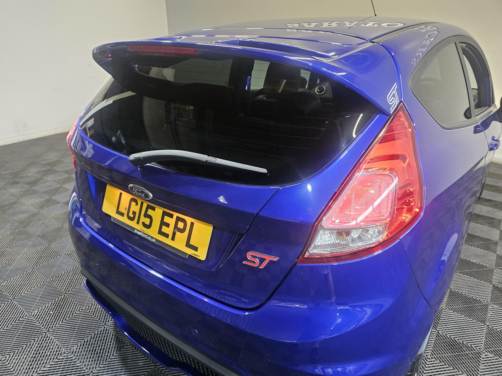 Ford Fiesta 1.6T EcoBoost ST-3 Hatchback 3dr Petrol Manual Euro 6 (182 ps)