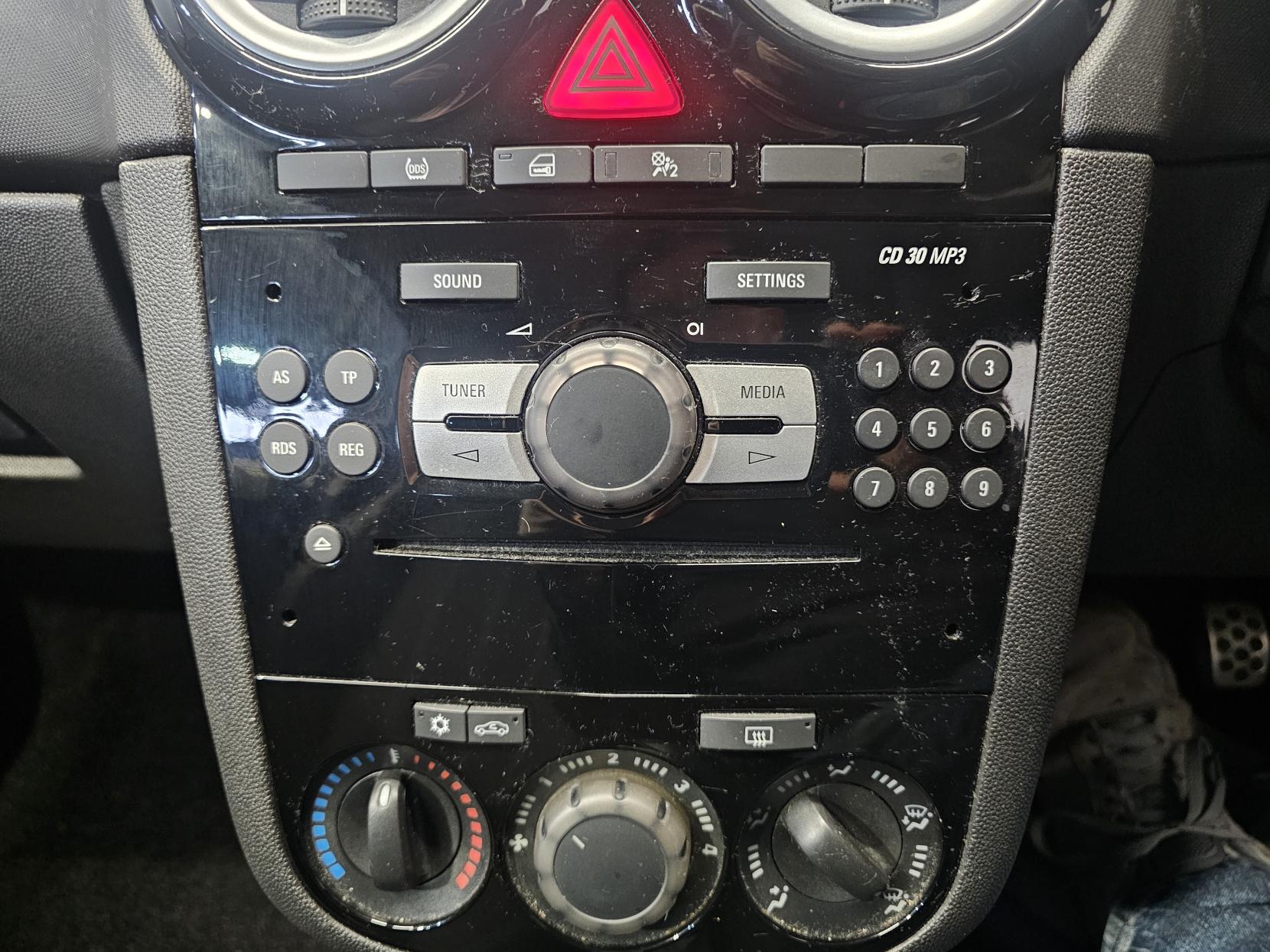 Vauxhall Corsa 1.2 16V Limited Edition Hatchback 3dr Petrol Manual Euro 5 (85 ps)