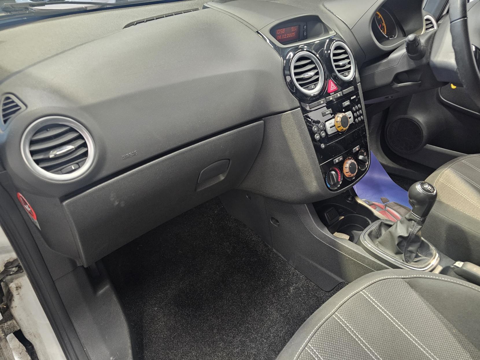 Vauxhall Corsa 1.2 16V Limited Edition Hatchback 3dr Petrol Manual Euro 5 (85 ps)