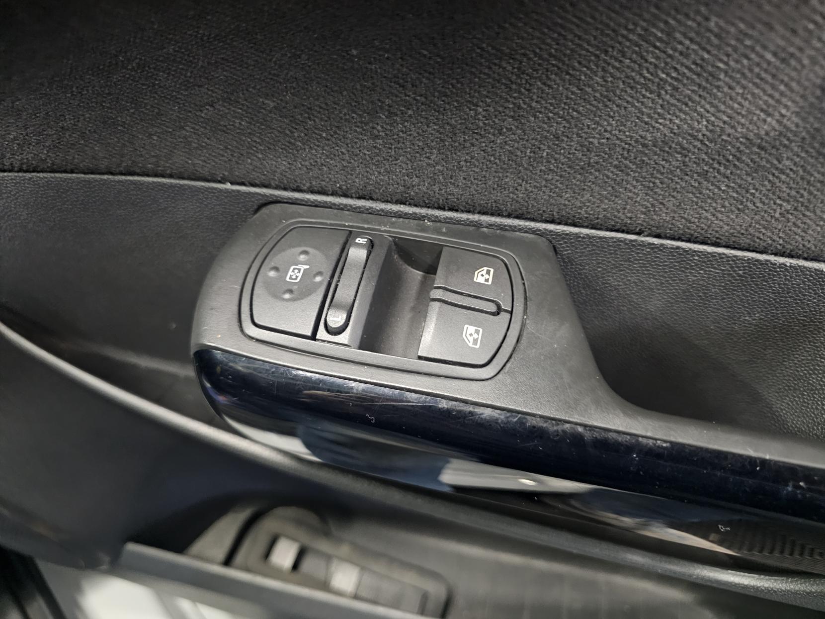 Vauxhall Corsa 1.2 16V Limited Edition Hatchback 3dr Petrol Manual Euro 5 (85 ps)