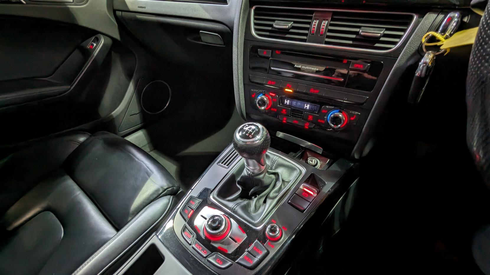 Audi A4 2.0 TDI Black Edition Saloon 4dr Diesel Manual quattro Euro 5 (s/s) (177 ps)