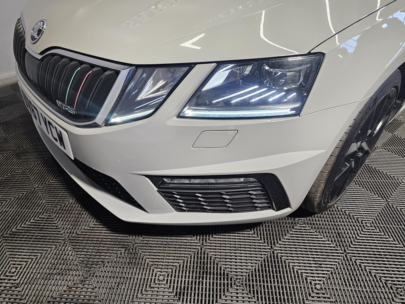 Skoda Octavia 2.0 TDI vRS Hatchback 5dr Diesel Manual Euro 6 (s/s) (184 ps)
