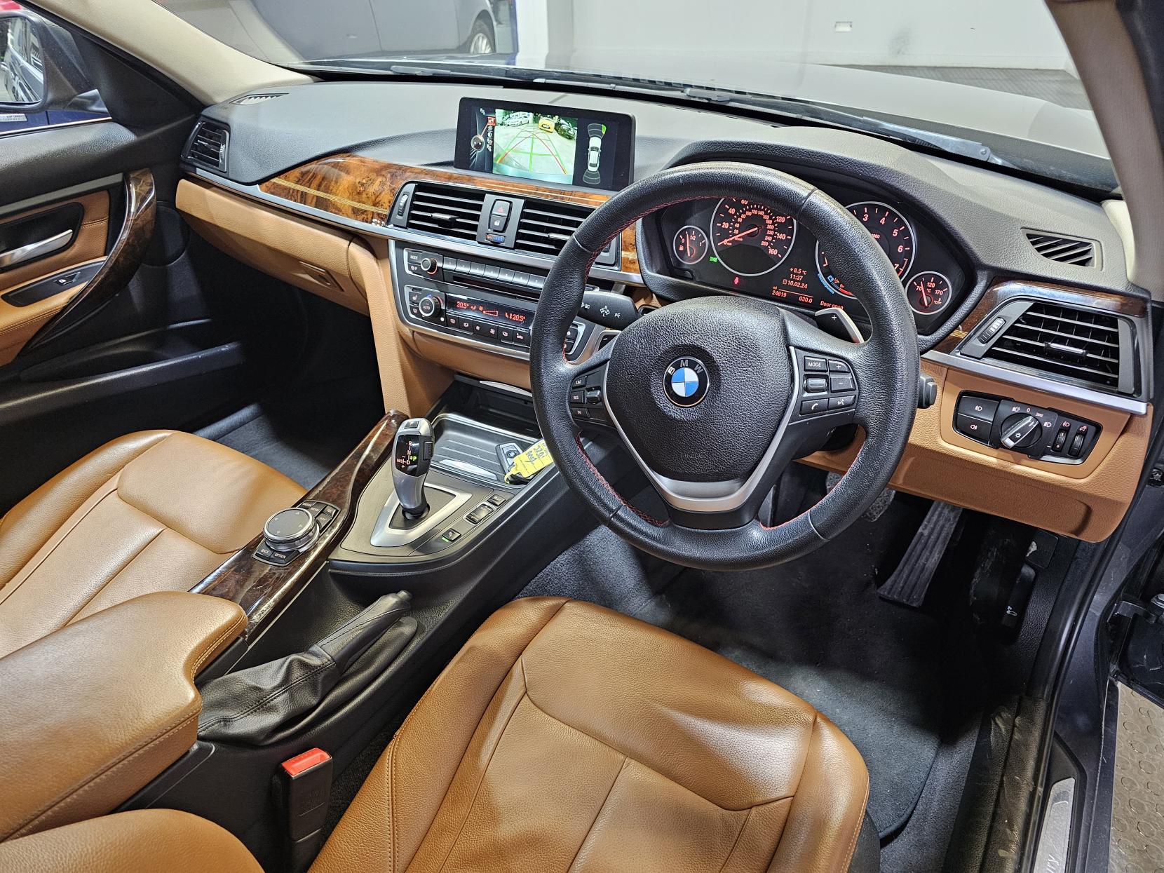 BMW 3 Series 2.0 320i Luxury Saloon 4dr Petrol Auto Euro 5 (s/s) (184 ps)