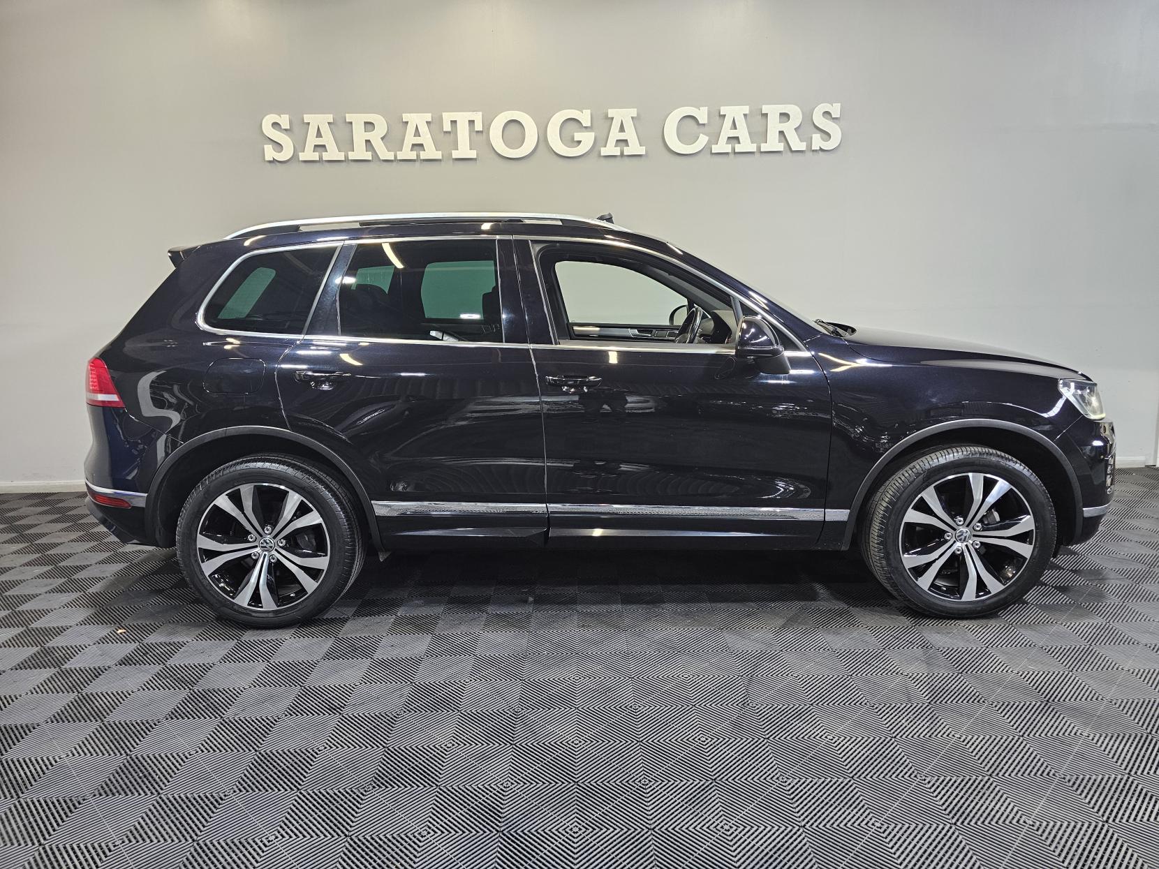 Volkswagen Touareg 3.0 TDI V6 BlueMotion Tech R-Line SUV 5dr Diesel Tiptronic 4WD Euro 6 (s/s) (262 ps)