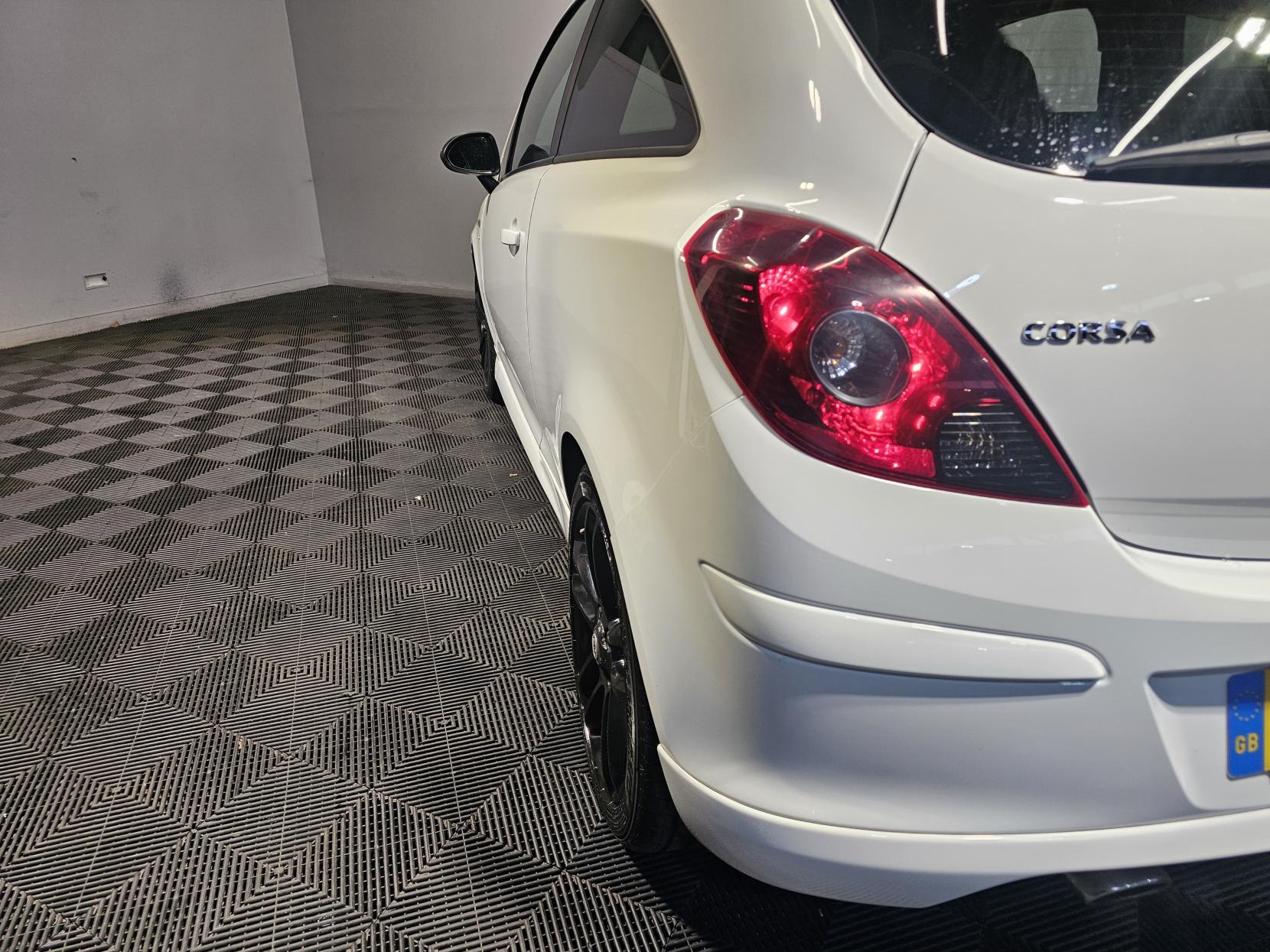 Vauxhall Corsa 1.2 16V Limited Edition Hatchback 3dr Petrol Manual Euro 5 (85 ps)