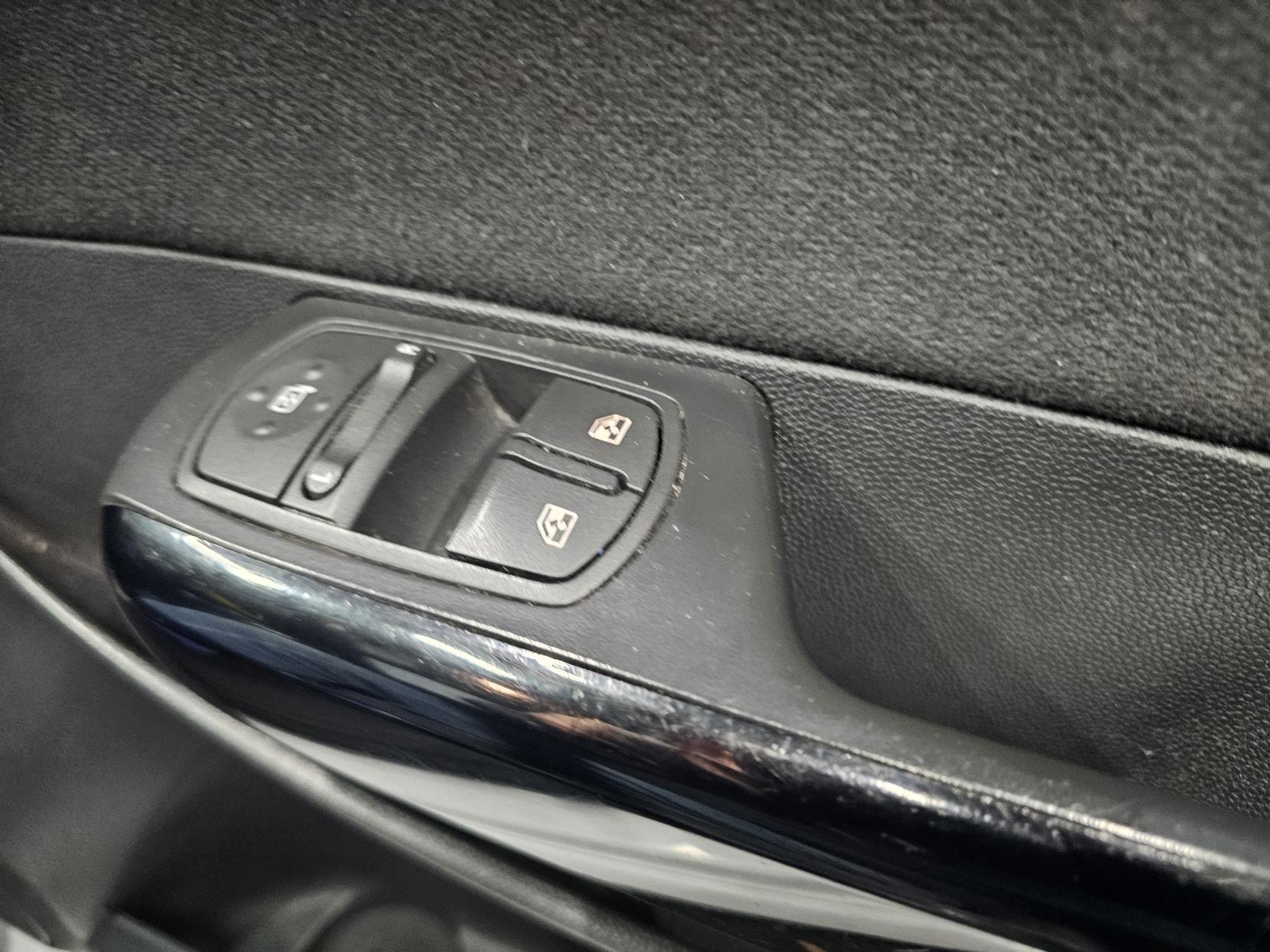 Vauxhall Corsa 1.2 16V Limited Edition Hatchback 3dr Petrol Manual Euro 5 (85 ps)