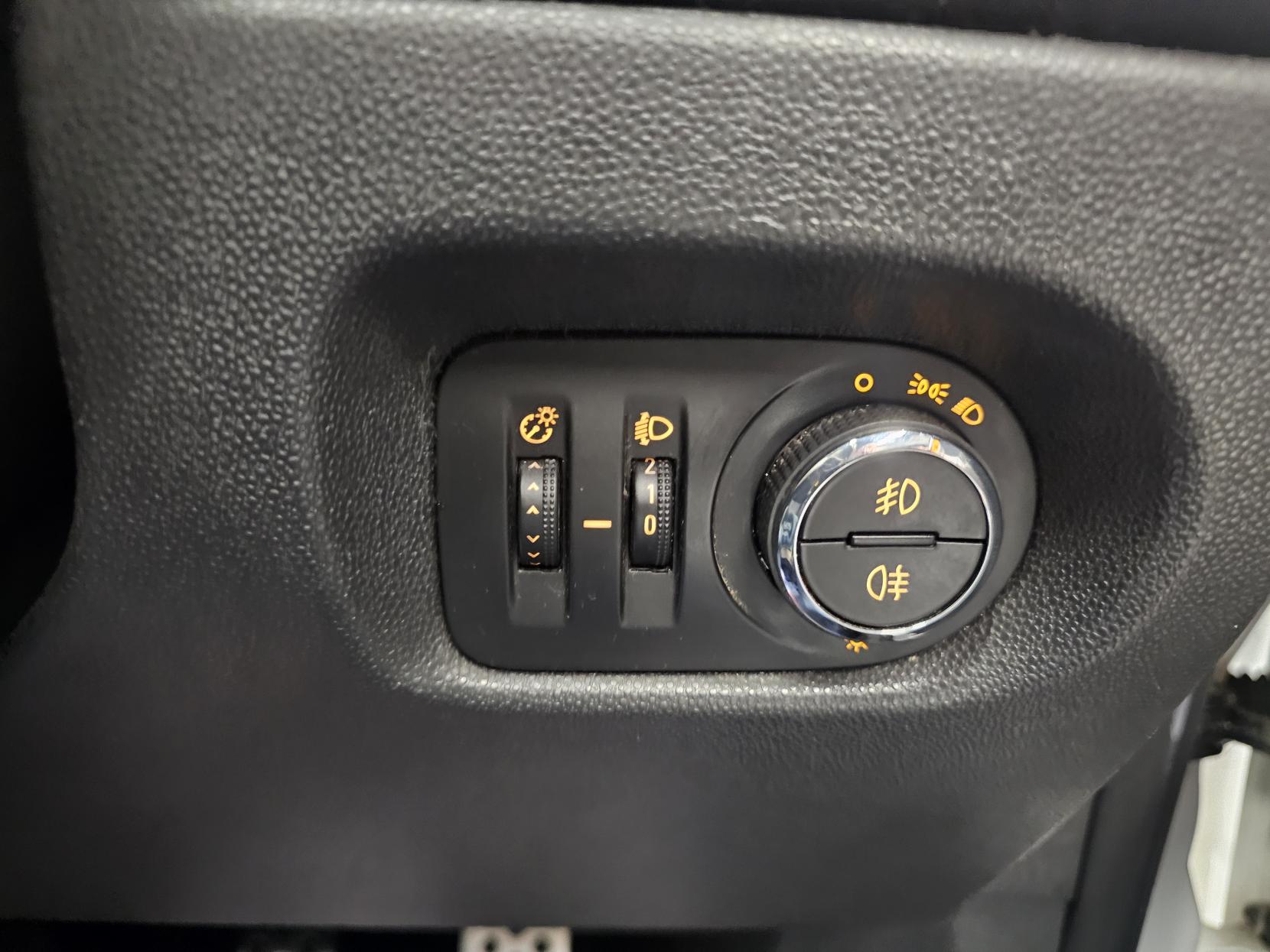 Vauxhall Corsa 1.2 16V Limited Edition Hatchback 3dr Petrol Manual Euro 5 (85 ps)