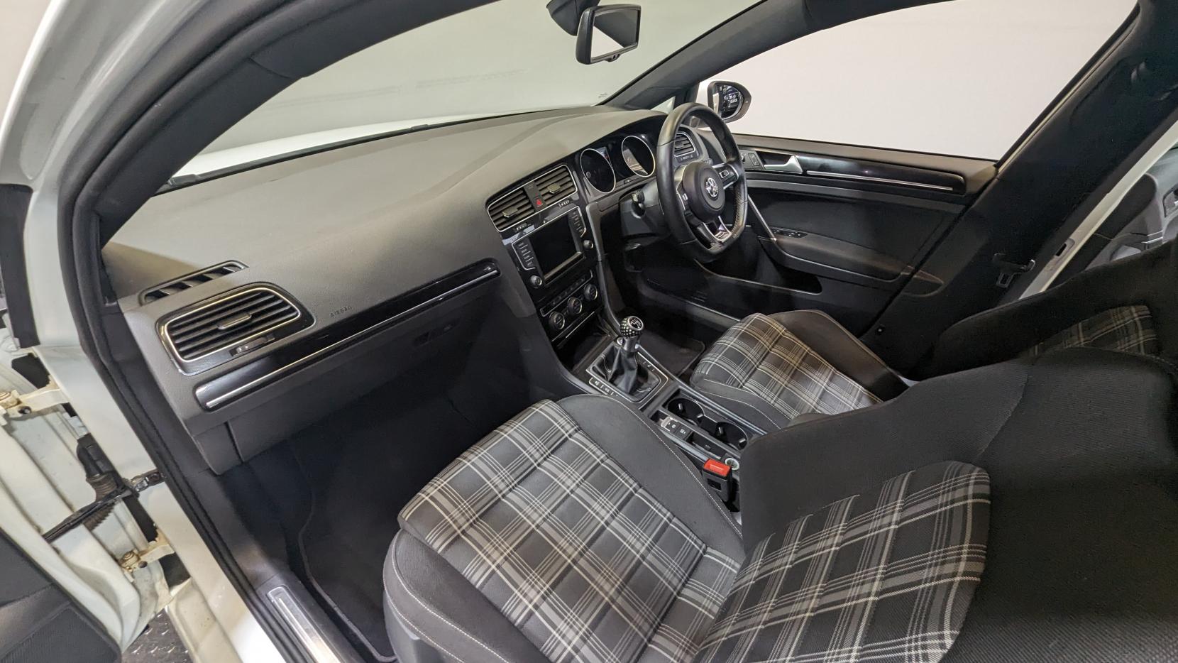 Volkswagen Golf 2.0 TDI BlueMotion Tech GTD Hatchback 5dr Diesel Manual Euro 6 (s/s) (184 ps)