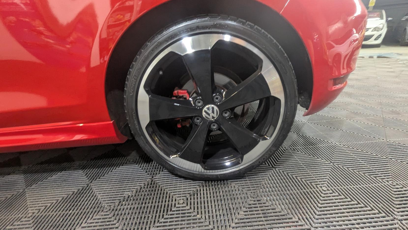 Volkswagen Golf 2.0 TSI GTI Edition 35 Hatchback 3dr Petrol DSG Euro 5 (235 ps)