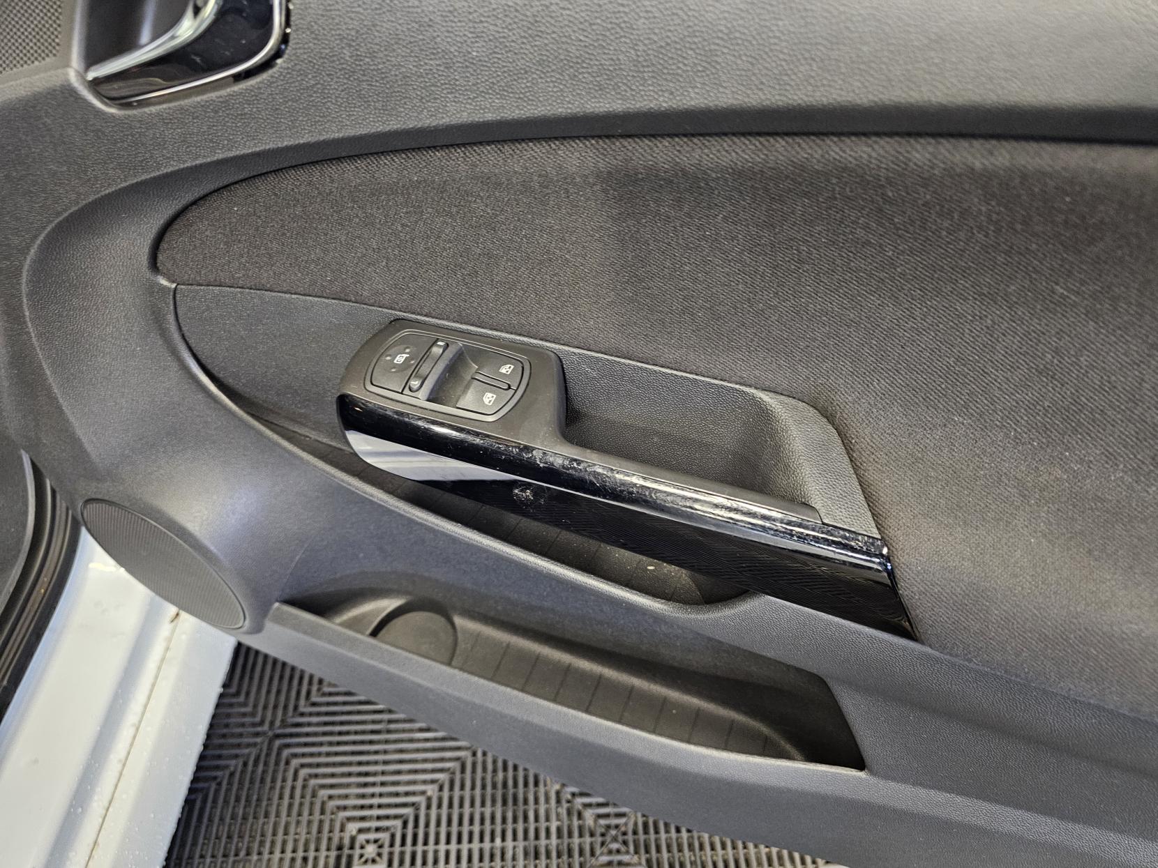 Vauxhall Corsa 1.2 16V Limited Edition Hatchback 3dr Petrol Manual Euro 5 (85 ps)