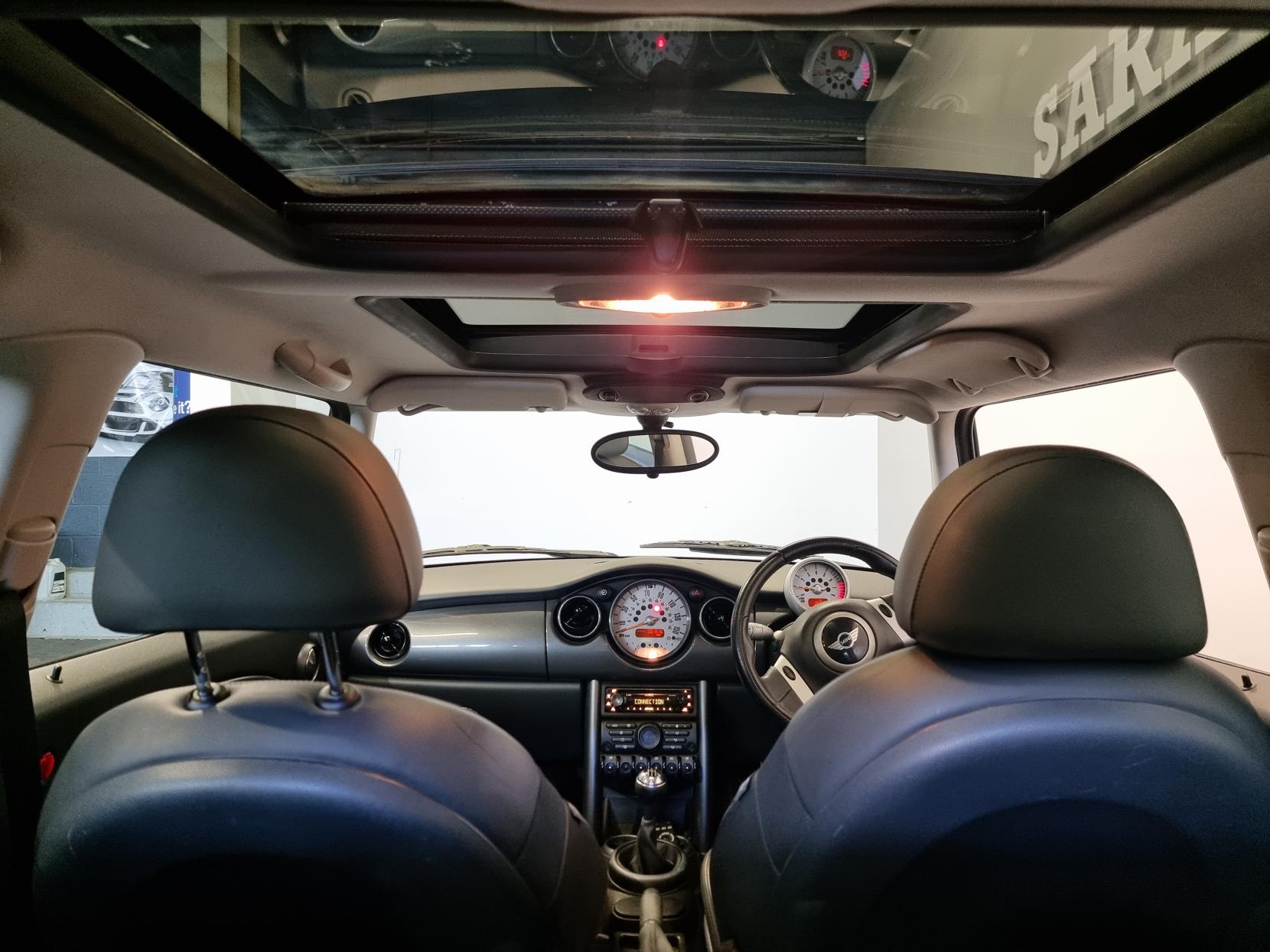 MINI Hatch 1.6 One Hatchback 3dr Petrol Manual Euro 4 (90 bhp)