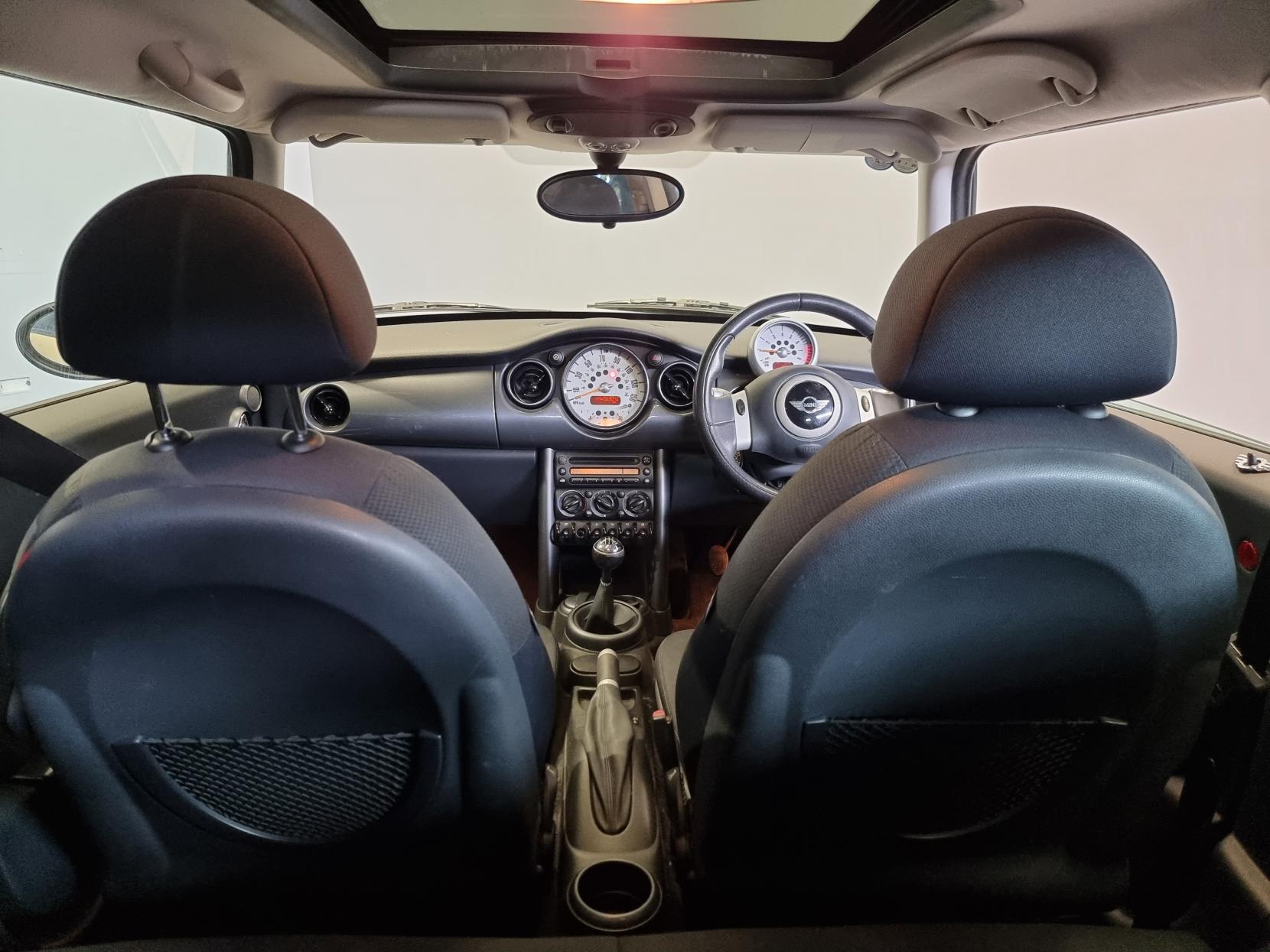 MINI Hatch 1.6 Cooper Hatchback 3dr Petrol Manual Euro 3 (115 ps)