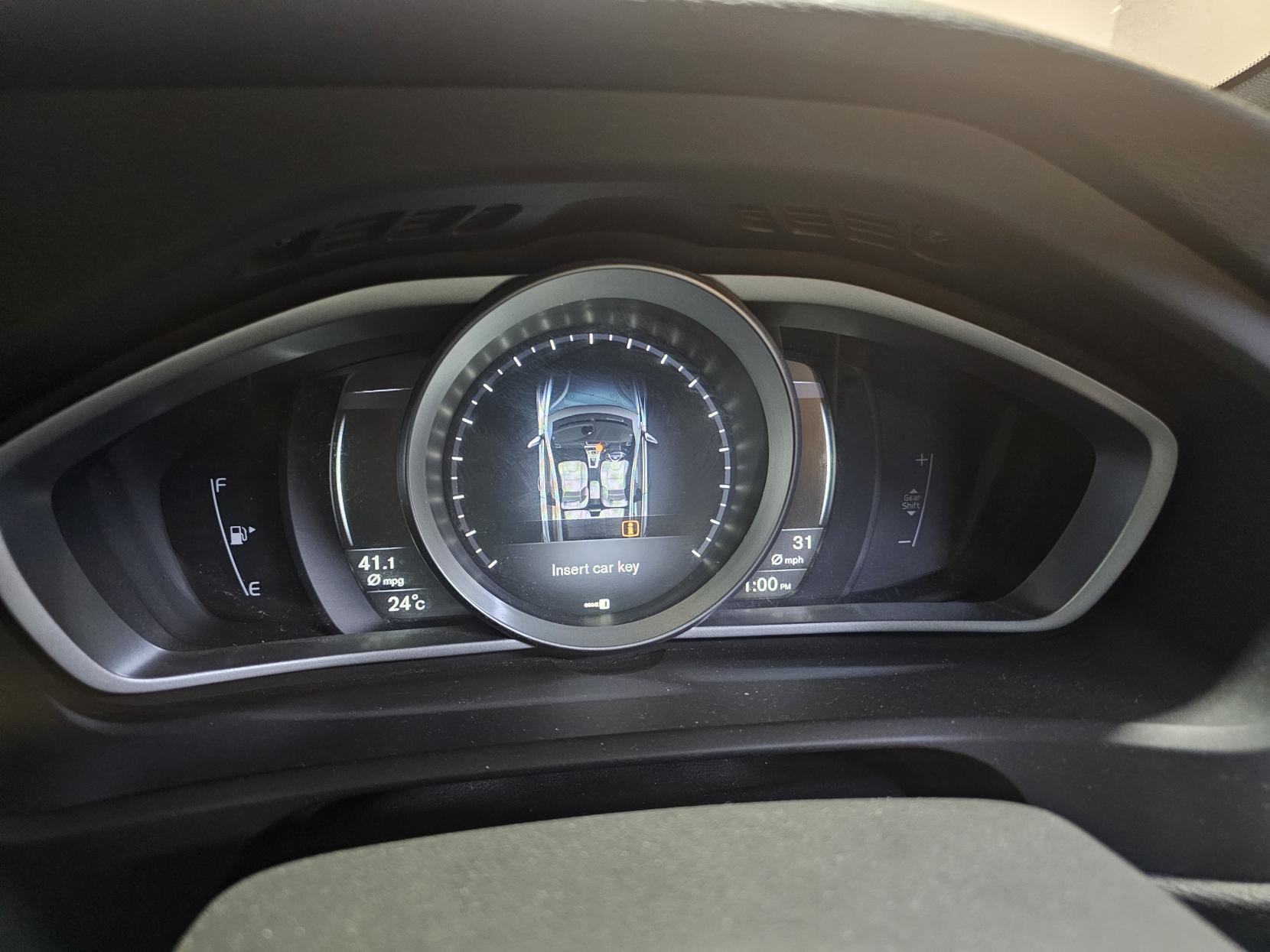 Volvo V40 2.0 T2 R-Design Hatchback 5dr Petrol Manual Euro 6 (s/s) (122 ps)
