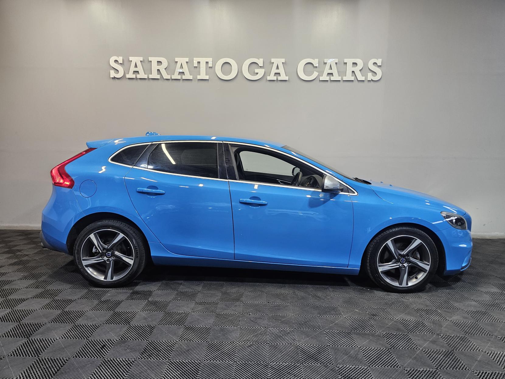Volvo V40 2.0 T2 R-Design Hatchback 5dr Petrol Manual Euro 6 (s/s) (122 ps)