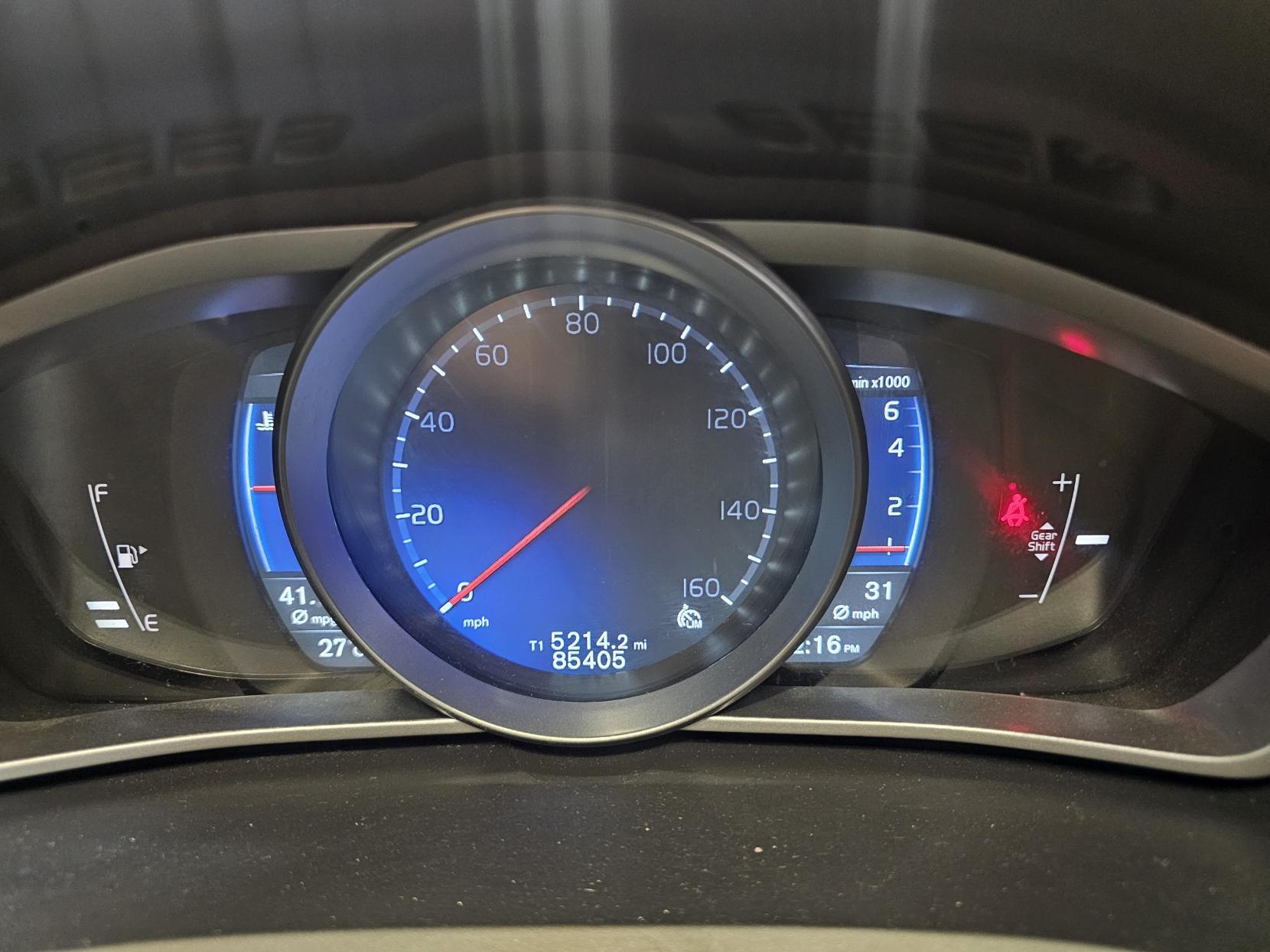 Volvo V40 2.0 T2 R-Design Hatchback 5dr Petrol Manual Euro 6 (s/s) (122 ps)