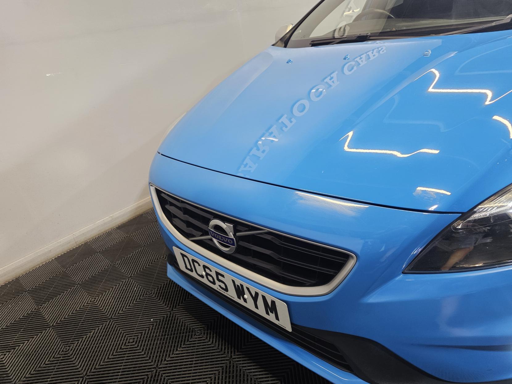 Volvo V40 2.0 T2 R-Design Hatchback 5dr Petrol Manual Euro 6 (s/s) (122 ps)