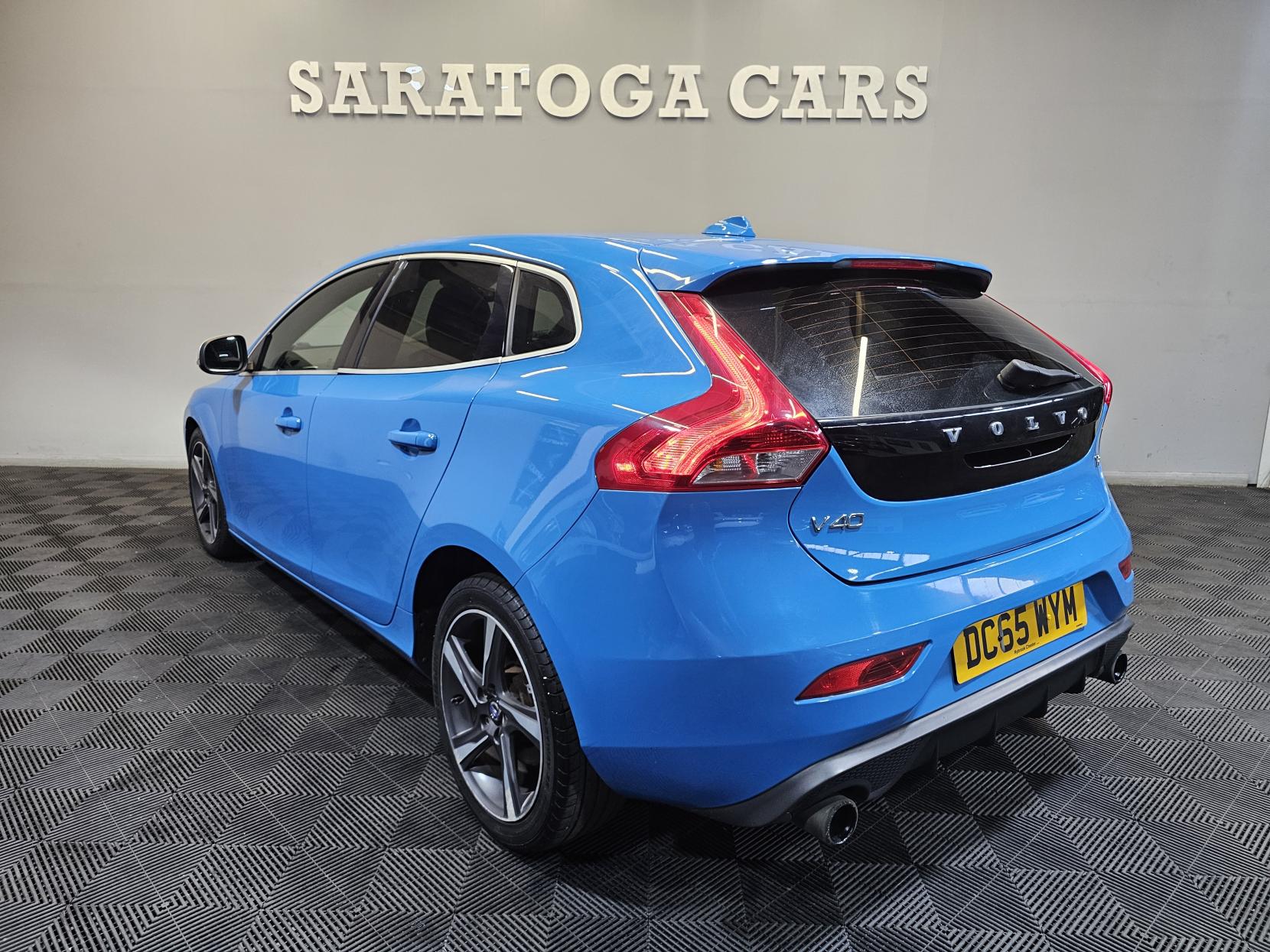 Volvo V40 2.0 T2 R-Design Hatchback 5dr Petrol Manual Euro 6 (s/s) (122 ps)