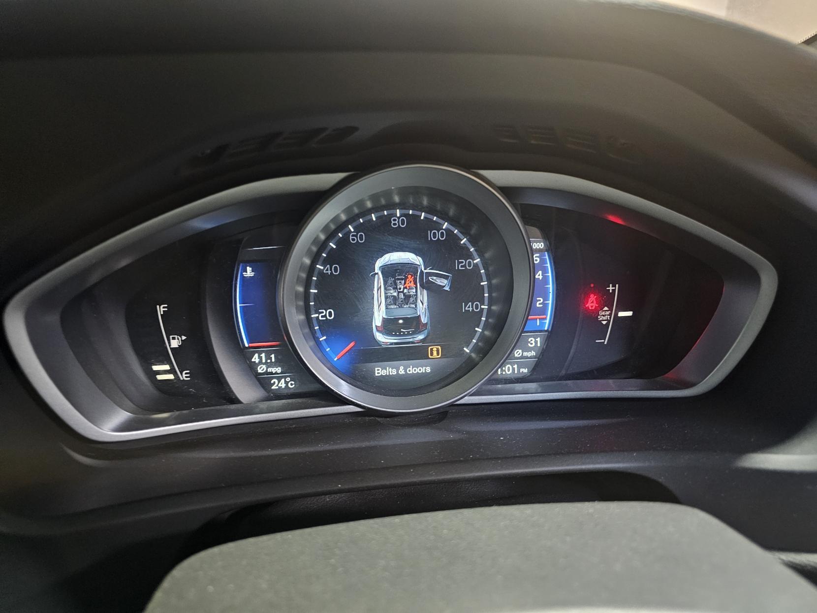 Volvo V40 2.0 T2 R-Design Hatchback 5dr Petrol Manual Euro 6 (s/s) (122 ps)