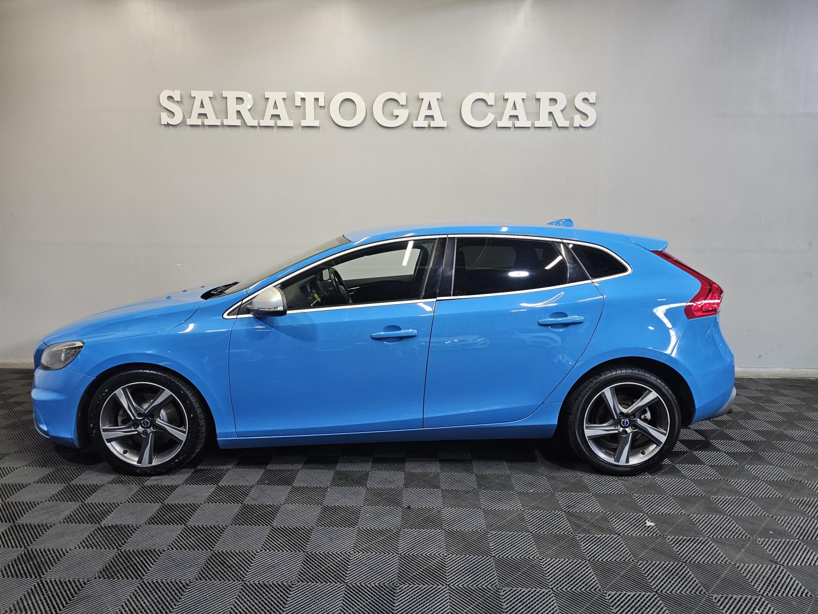 Volvo V40 2.0 T2 R-Design Hatchback 5dr Petrol Manual Euro 6 (s/s) (122 ps)