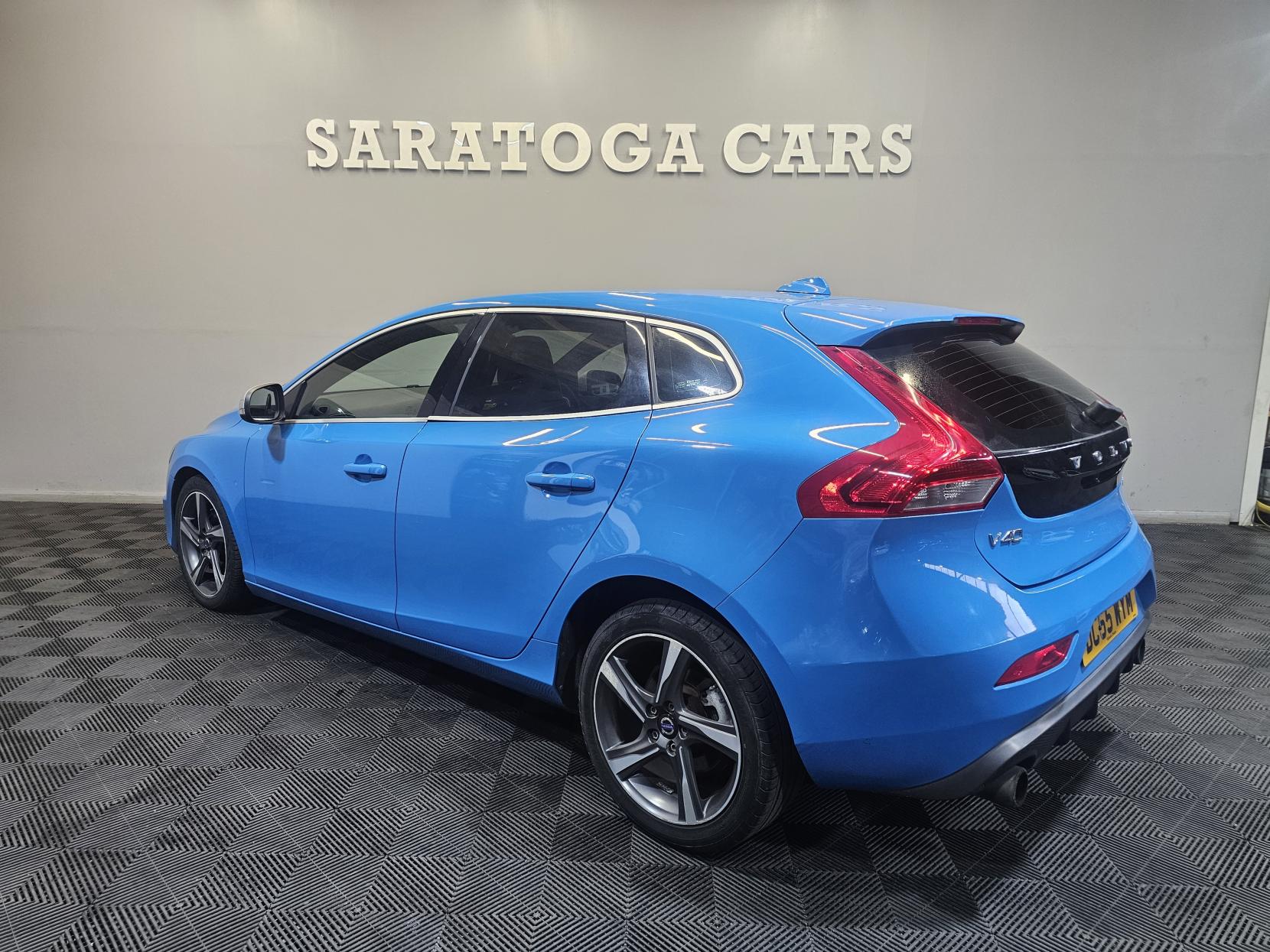 Volvo V40 2.0 T2 R-Design Hatchback 5dr Petrol Manual Euro 6 (s/s) (122 ps)