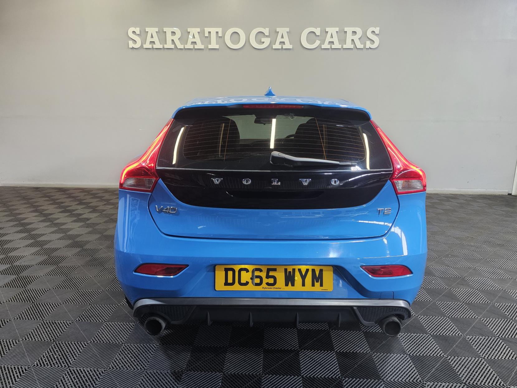Volvo V40 2.0 T2 R-Design Hatchback 5dr Petrol Manual Euro 6 (s/s) (122 ps)