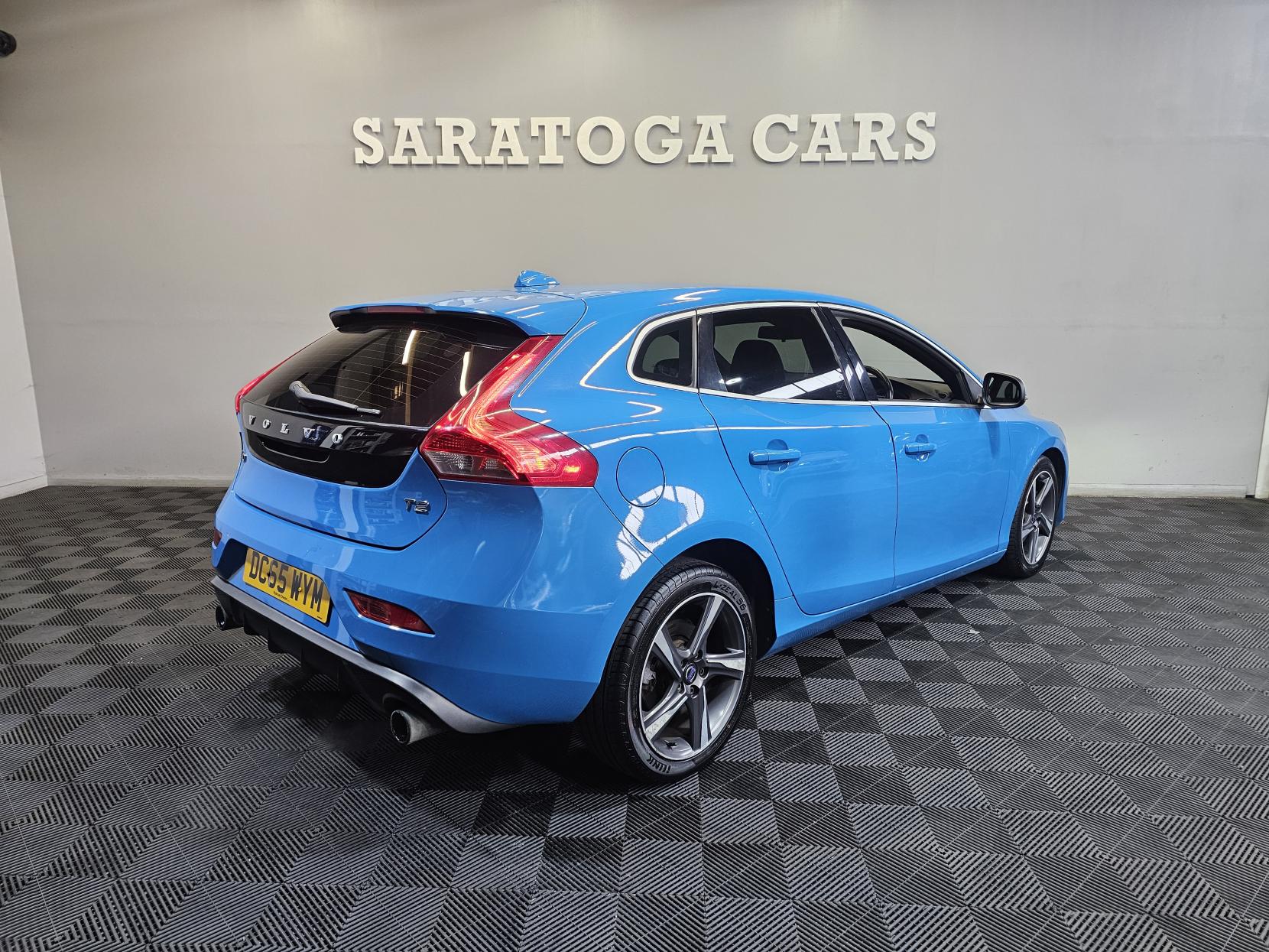 Volvo V40 2.0 T2 R-Design Hatchback 5dr Petrol Manual Euro 6 (s/s) (122 ps)