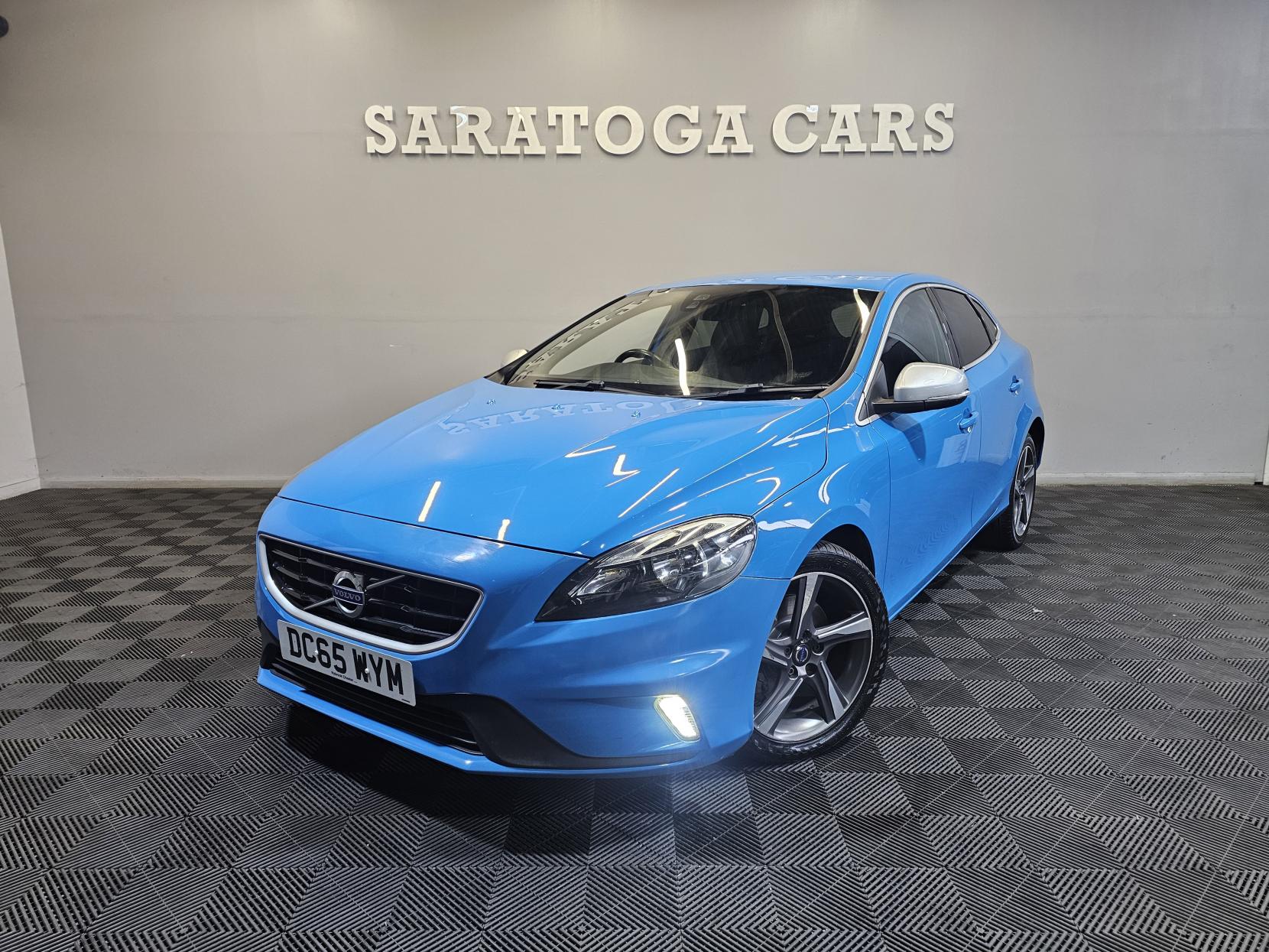 Volvo V40 2.0 T2 R-Design Hatchback 5dr Petrol Manual Euro 6 (s/s) (122 ps)